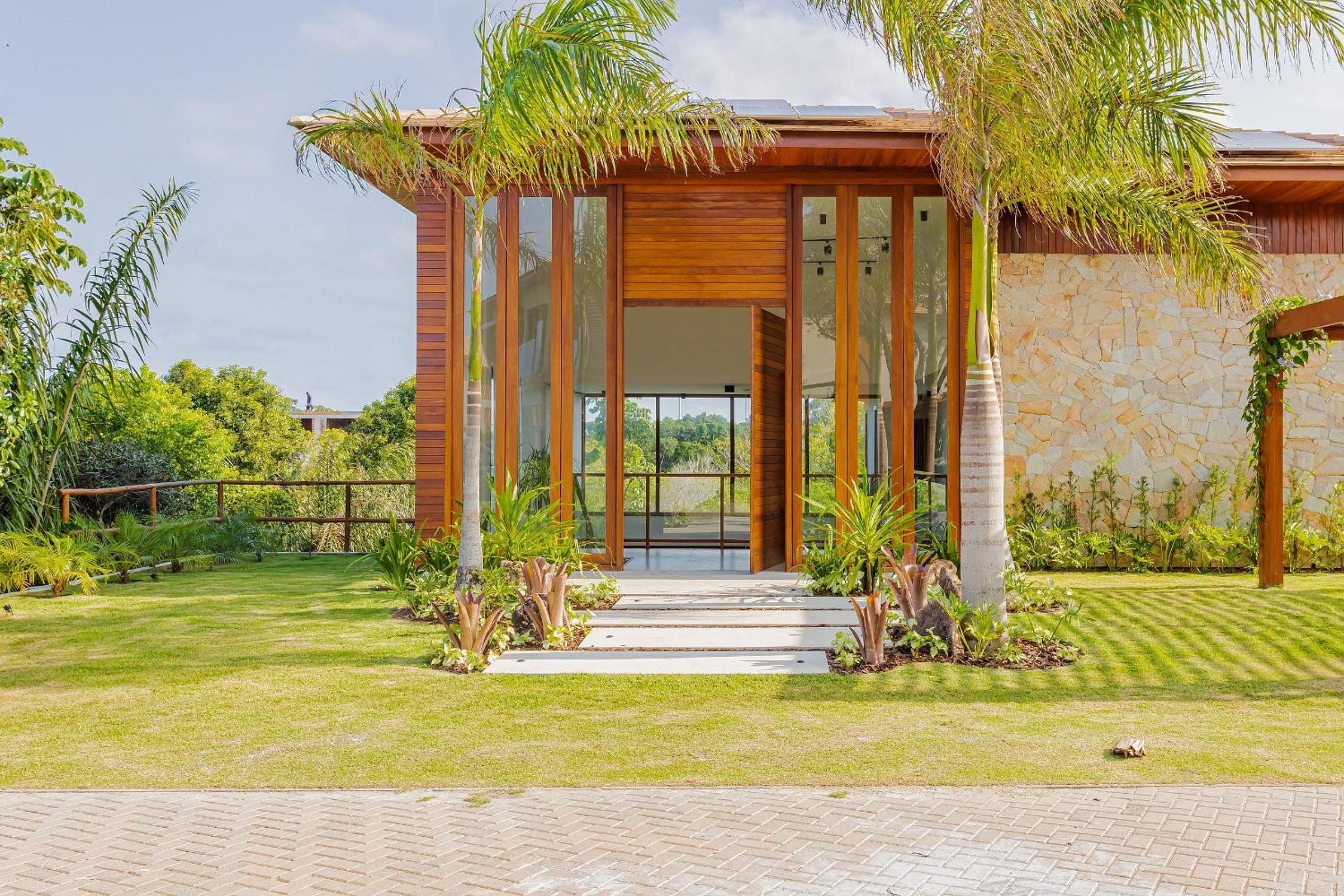 PF58 Casa Alto Luxo 6 Suítes - Praia Bella, com acesso exclusivo à praia!