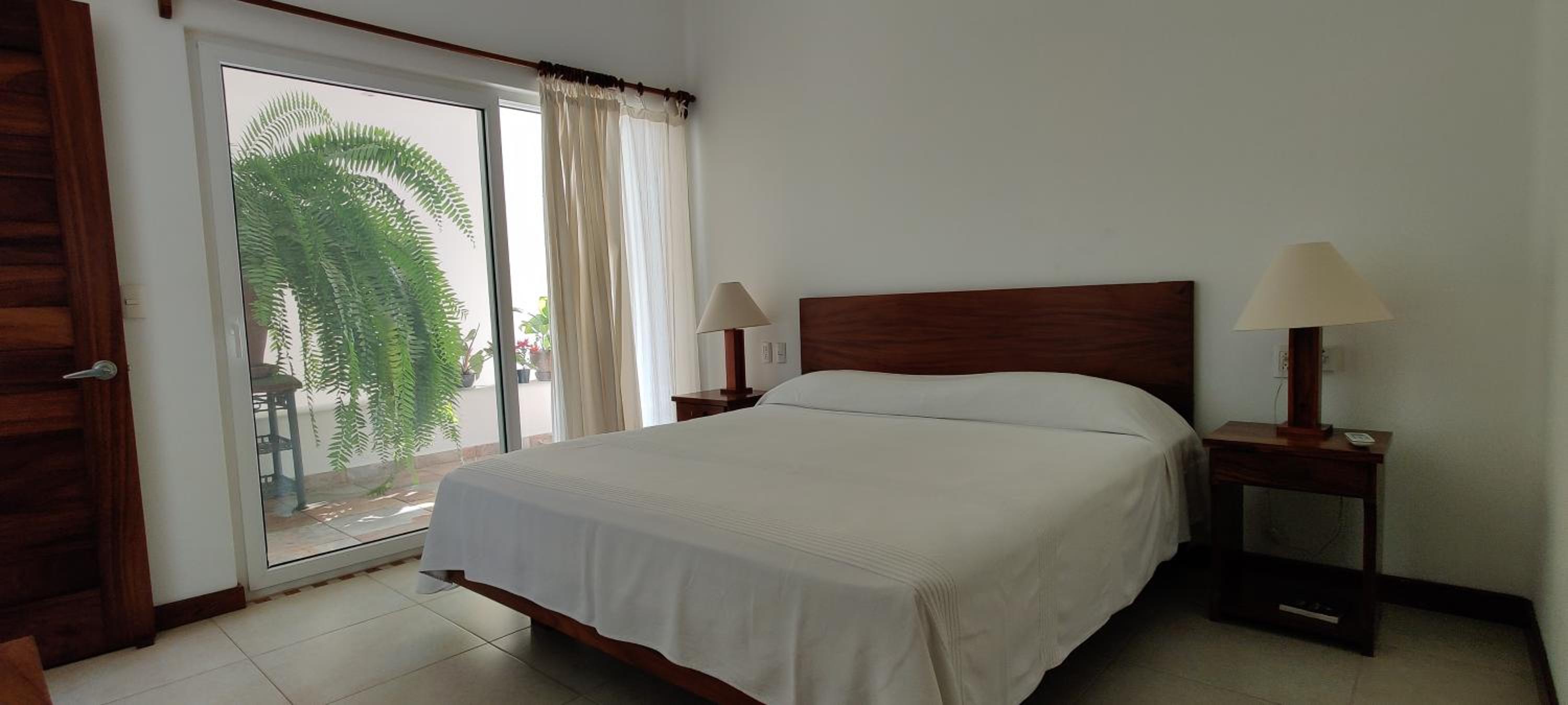 Apartment Tortugas - rooms with AC and great pool at 5 min from Carrizalillo beach and Benito Juarez Bulevard view 4