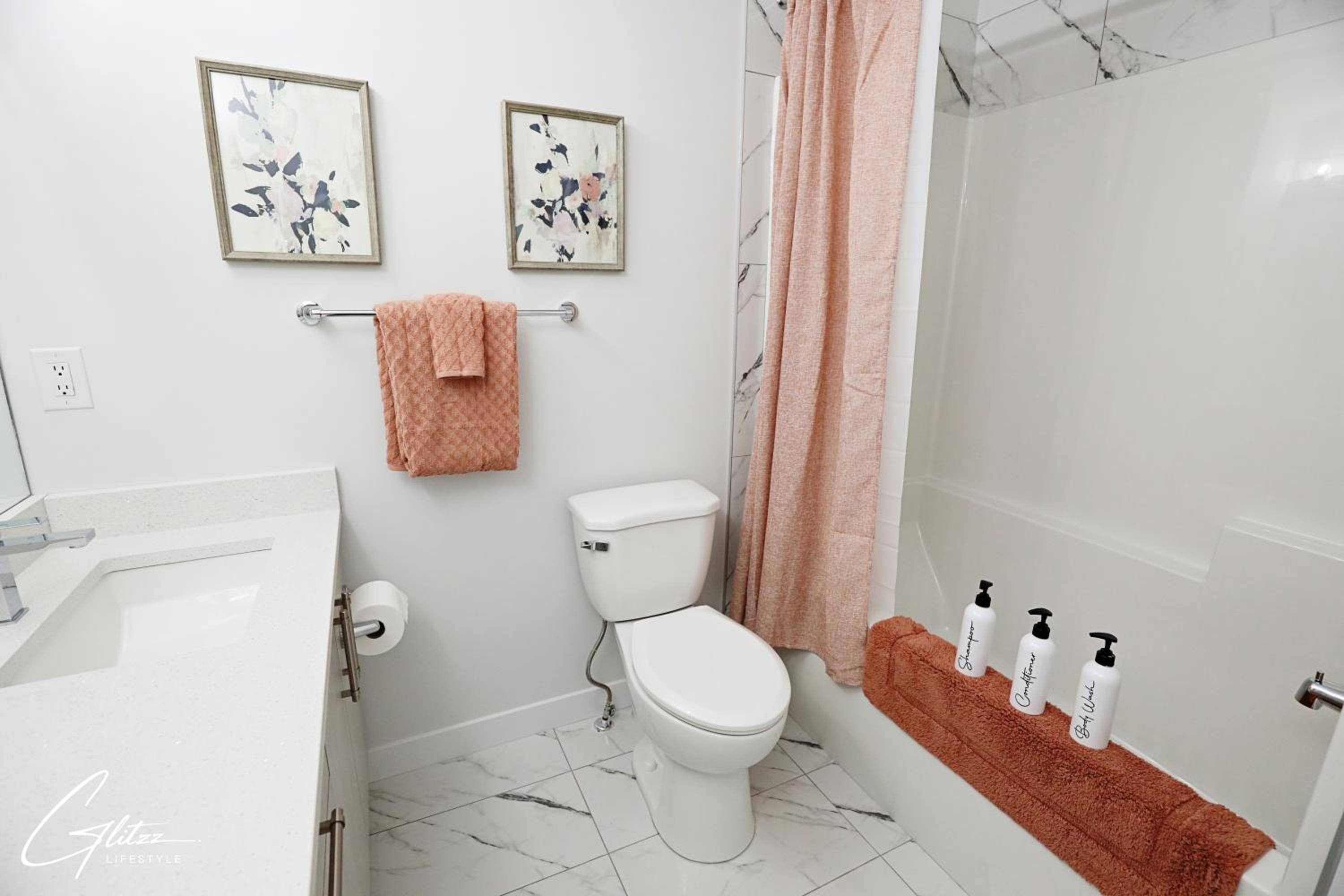 Beautiful Home With 4 King Beds,Airport,Disney+