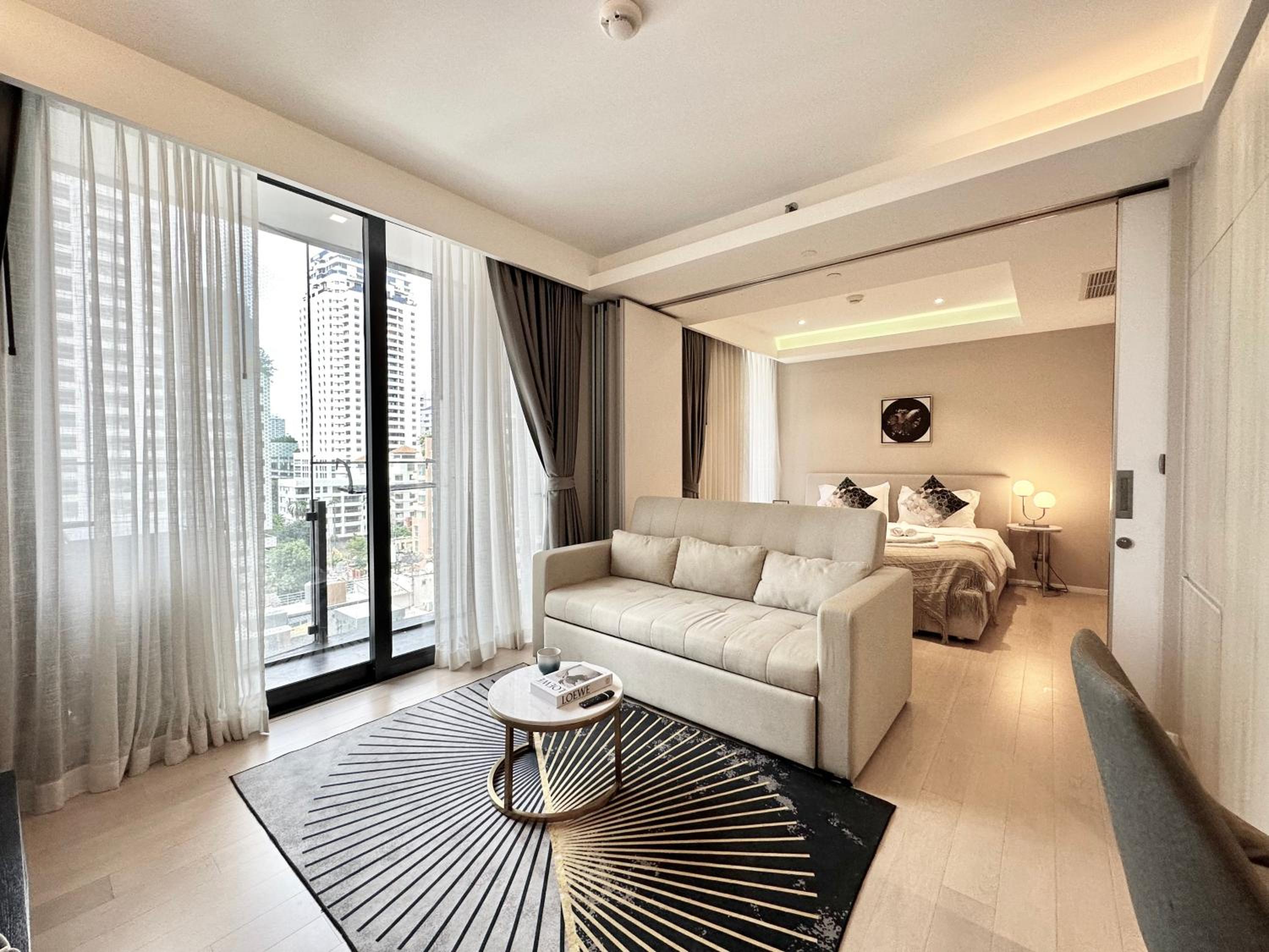 Sukhumvit 11#Luxury#Pool#Gym#BTS Nana&MRT Sukhumvit#1BR#Max4ppl