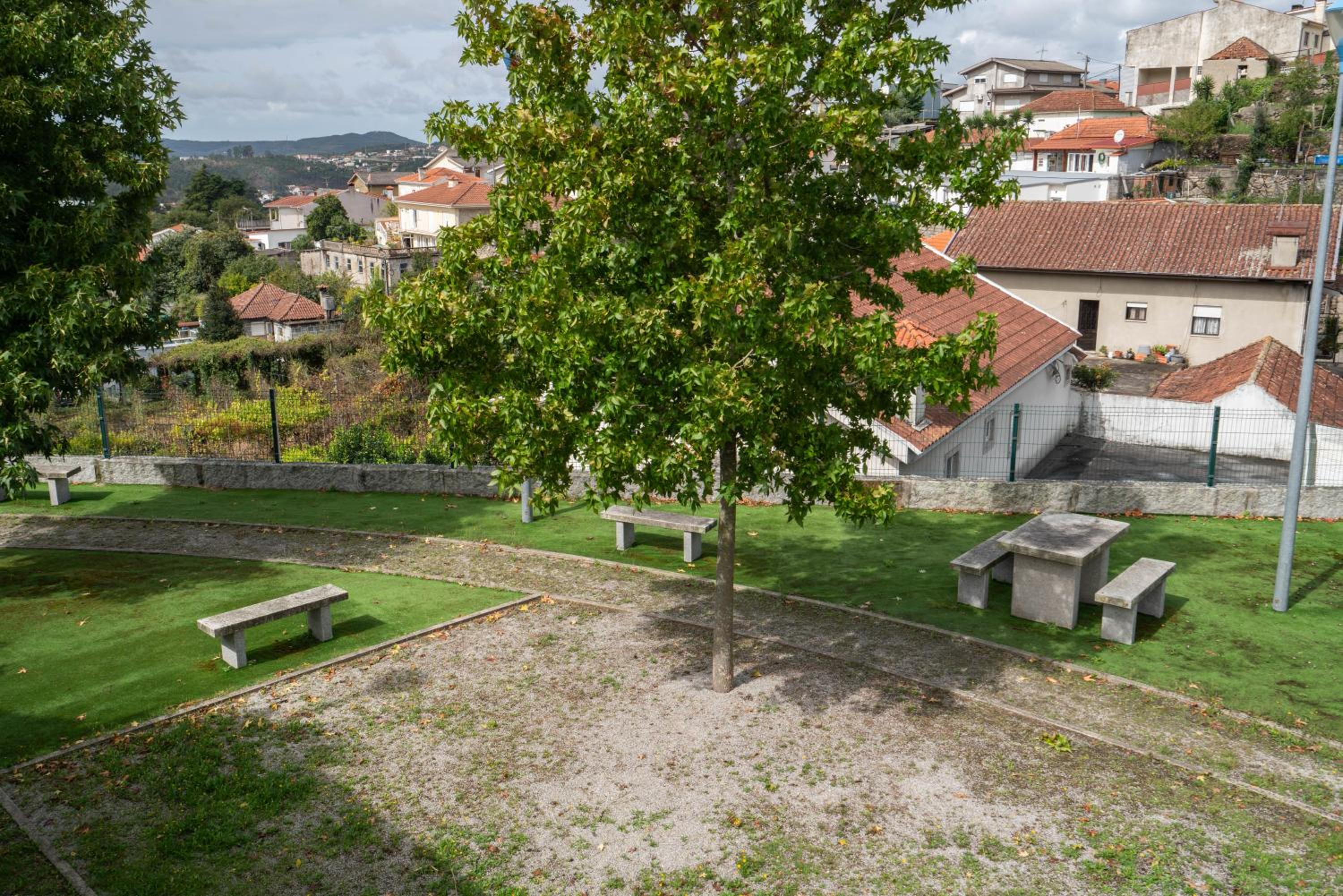 Casa Petisqueira 88-Paredes-Oporto view 3