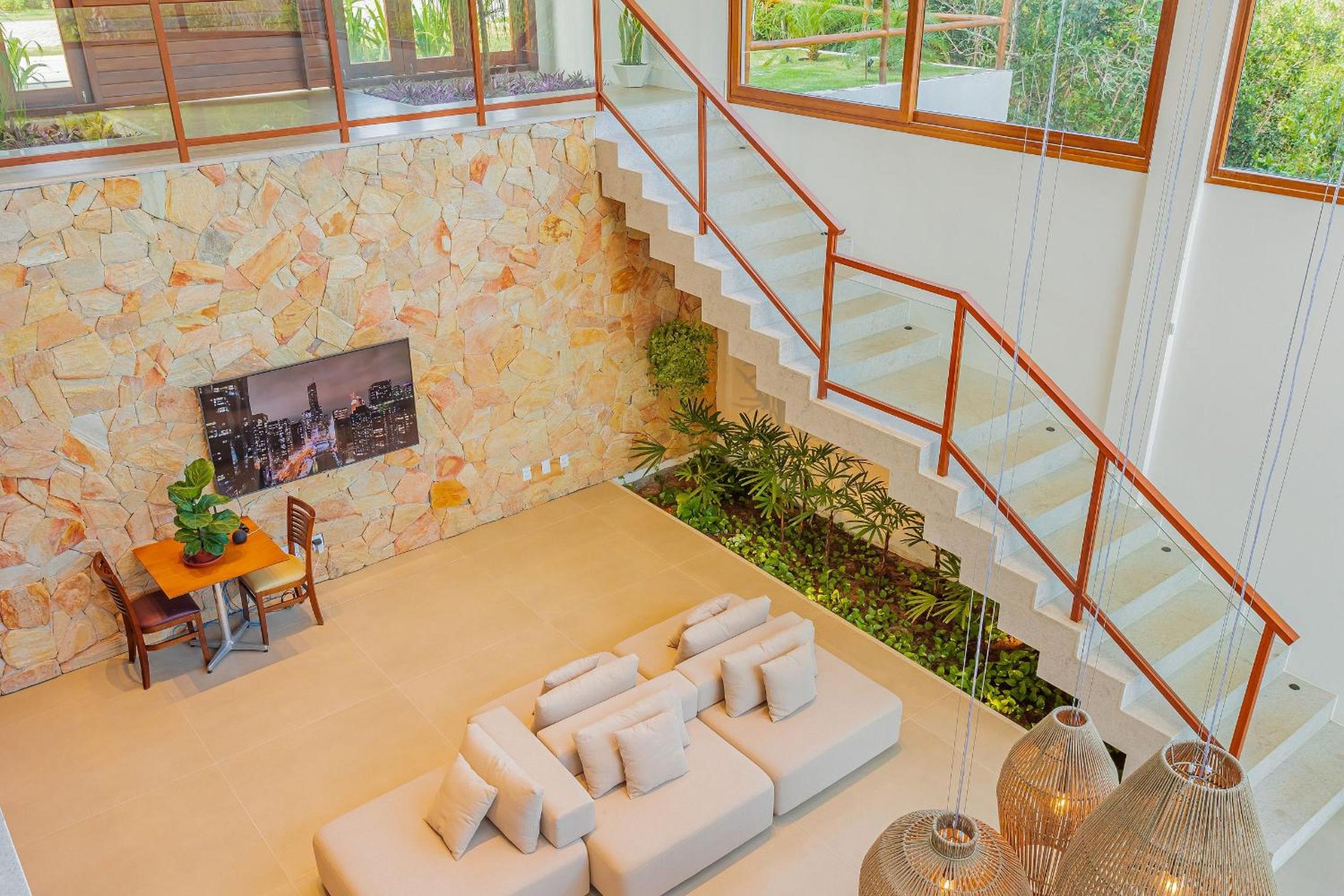 PF58 Casa Alto Luxo 6 Suítes - Praia Bella, com acesso exclusivo à praia!