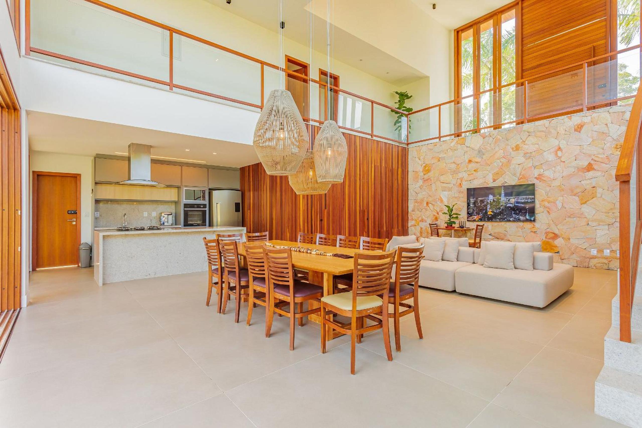 PF58 Casa Alto Luxo 6 Suítes - Praia Bella, com acesso exclusivo à praia!