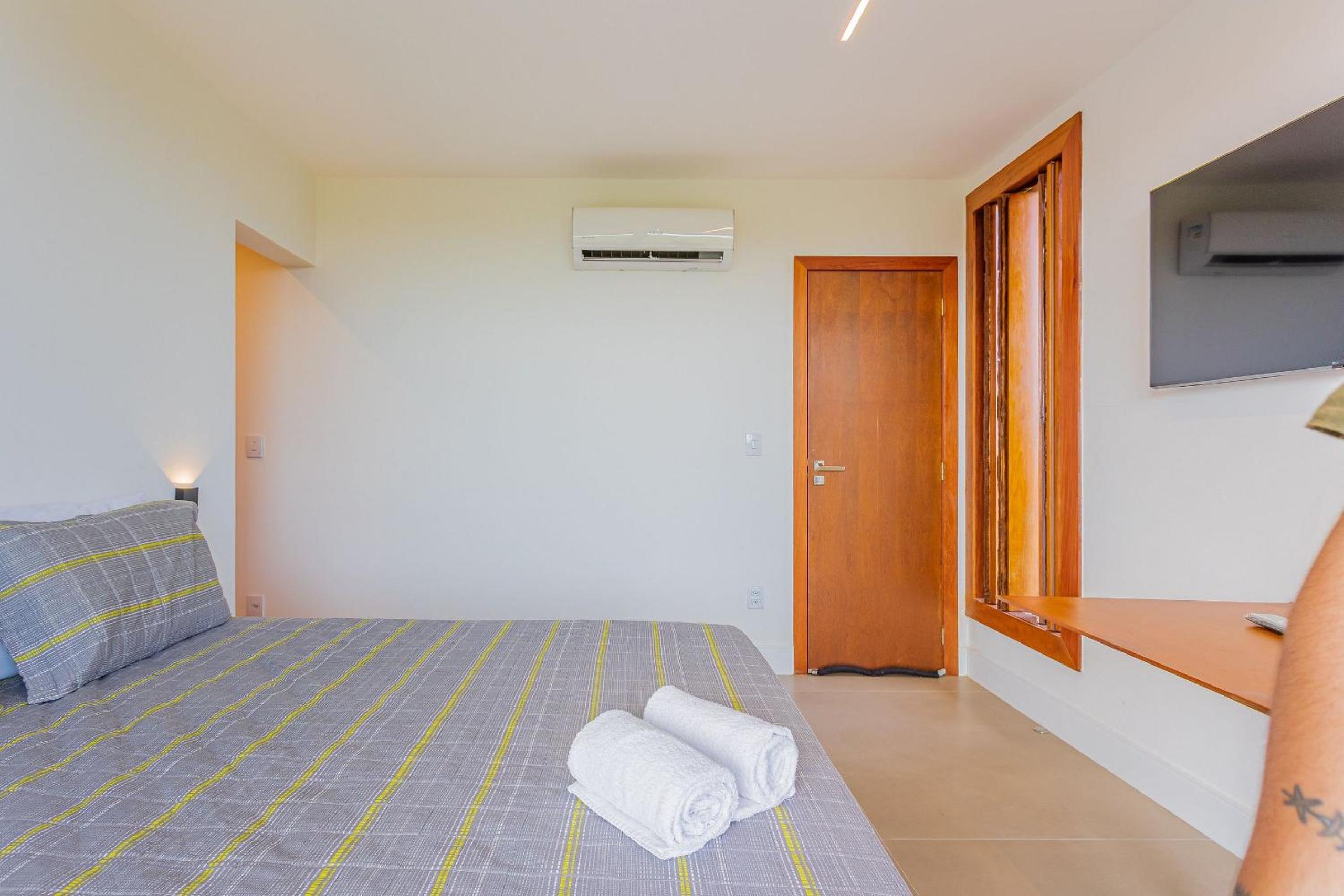 PF58 Casa Alto Luxo 6 Suítes - Praia Bella, com acesso exclusivo à praia!