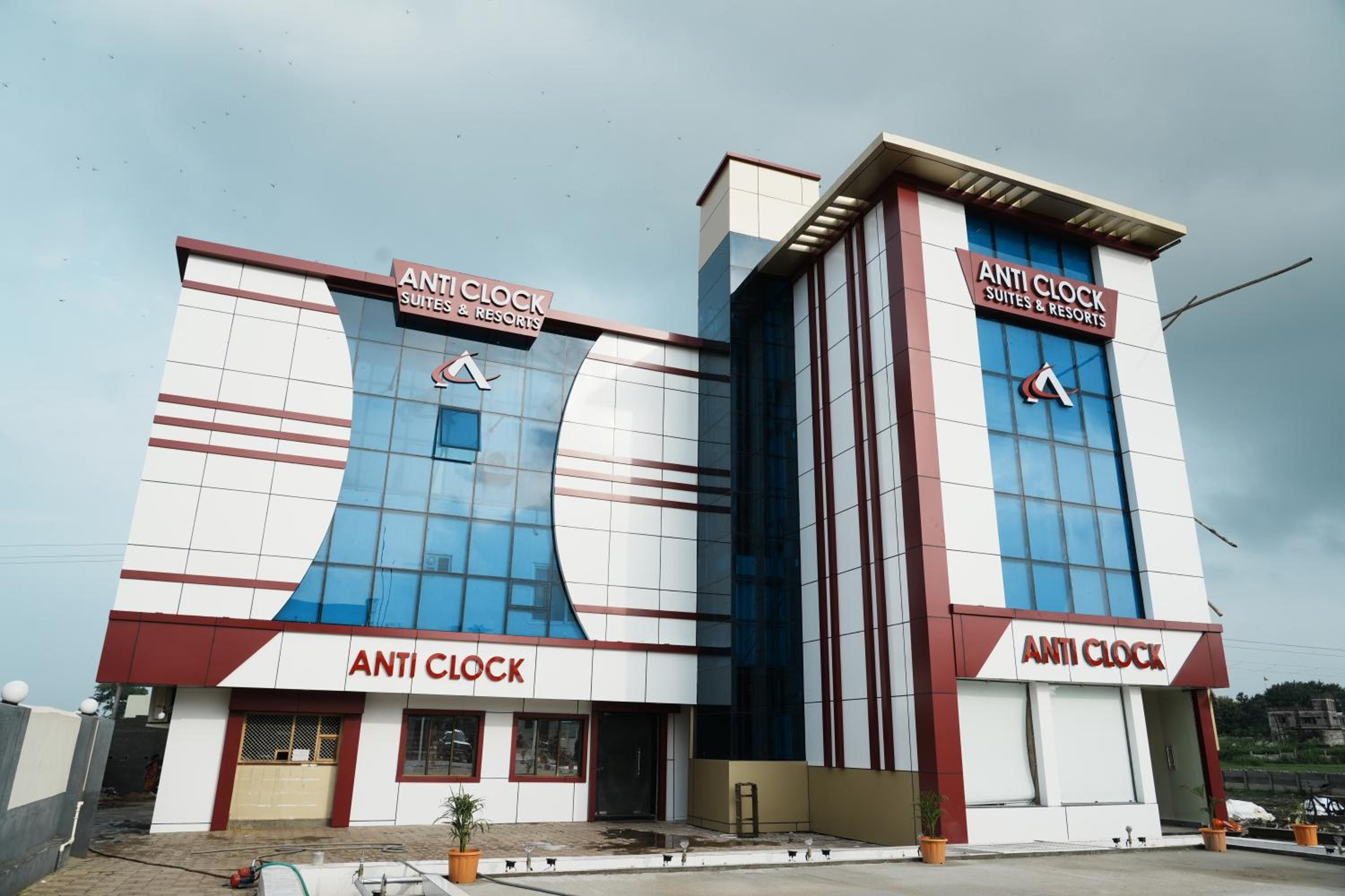 Anticlock Suites & Resorts