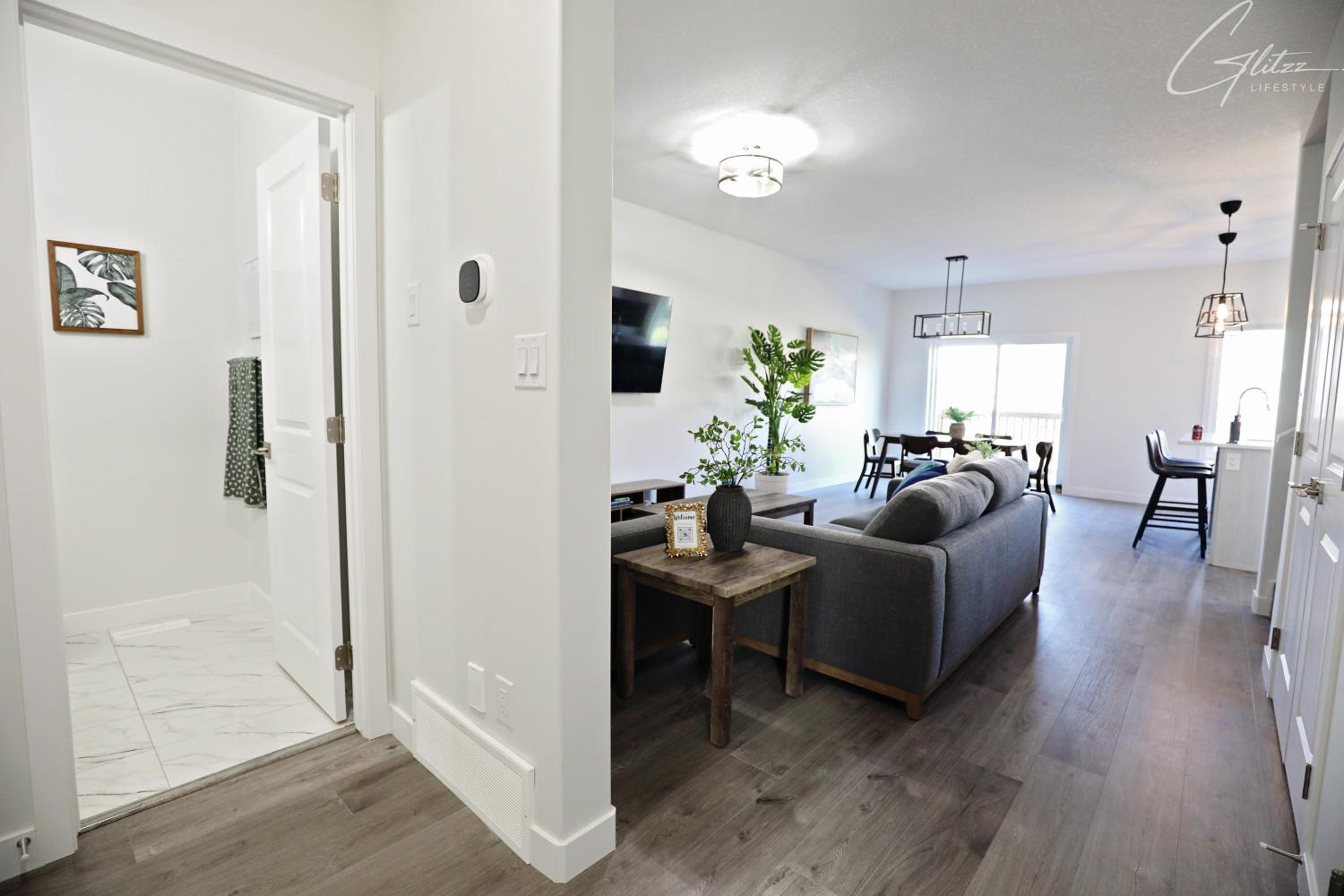 Beautiful Home With 4 King Beds,Airport,Disney+