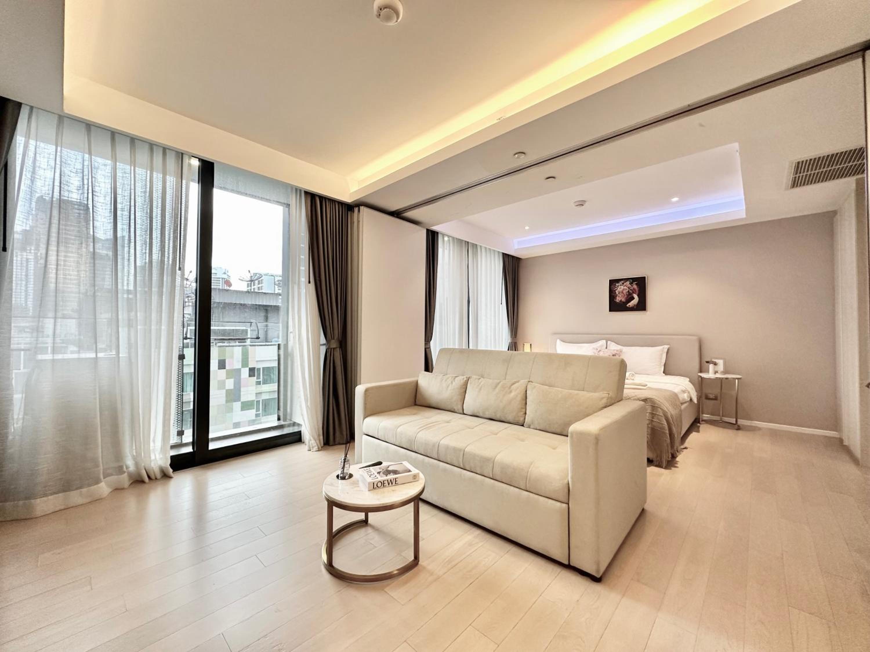Sukhumvit 11#Luxury#Pool#Gym#BTS Nana&MRT Sukhumvit#1BR#Max4ppl