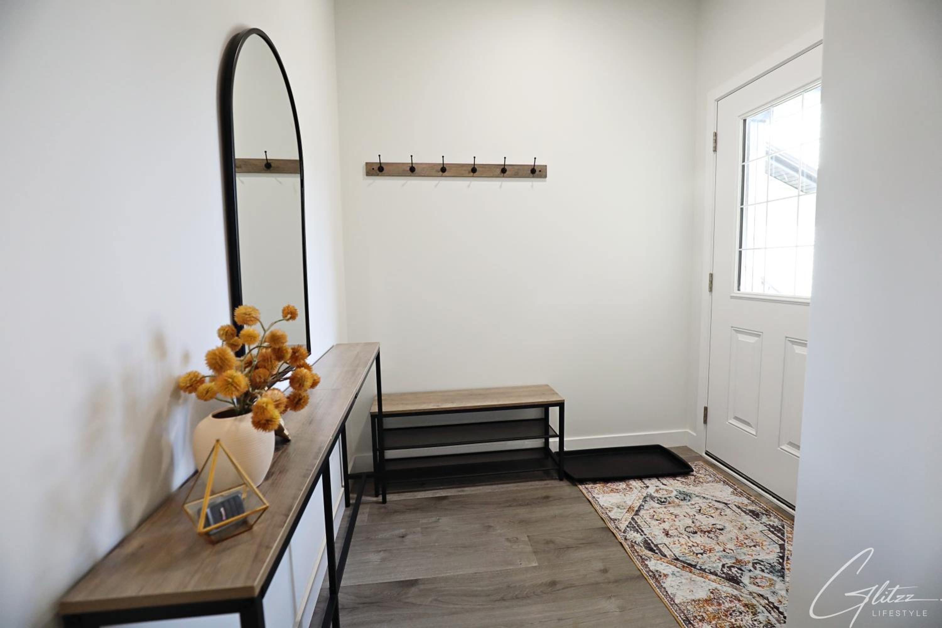 Beautiful Home With 4 King Beds,Airport,Disney+