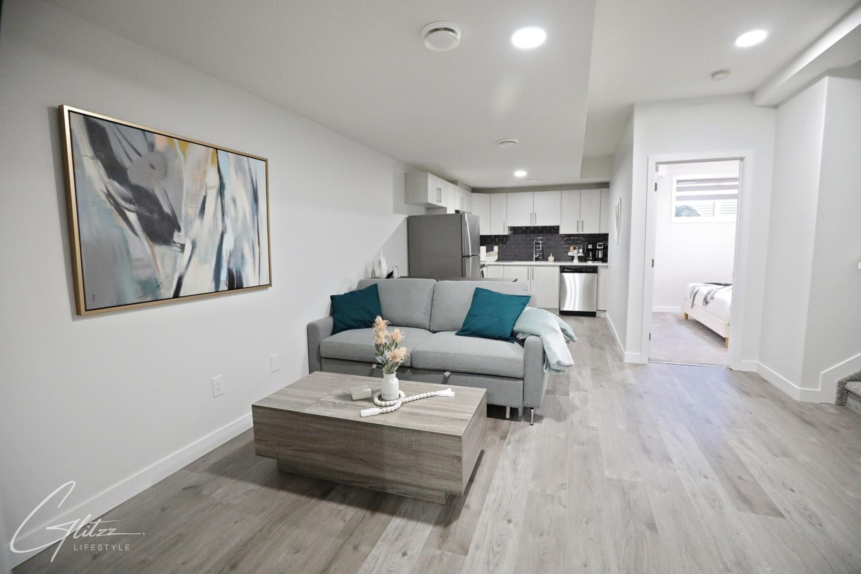 Beautiful Home With 4 King Beds,Airport,Disney+