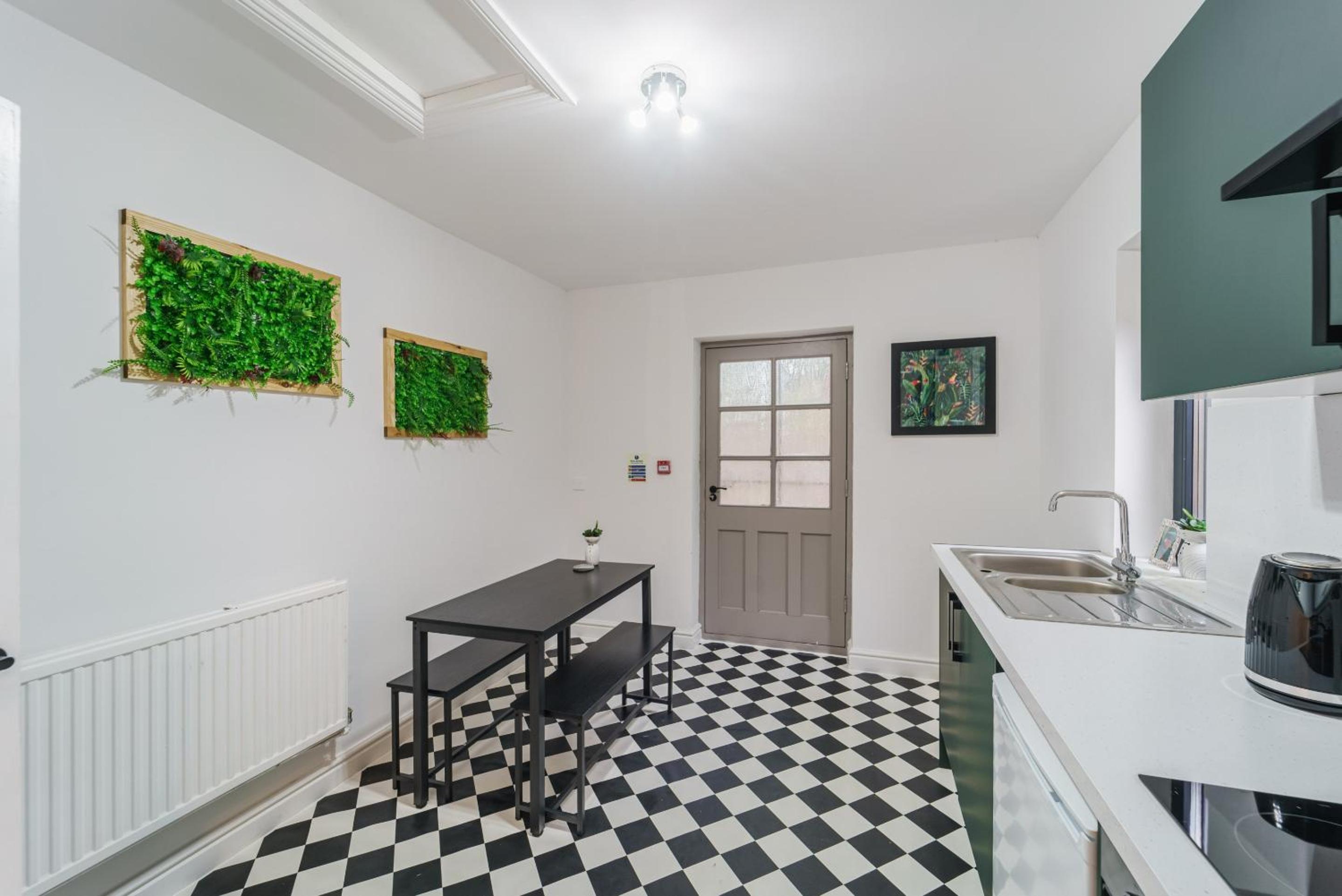 Deluxe Studio Apartments