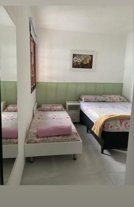 Linda casa duplex no condomínio Village Carneiros