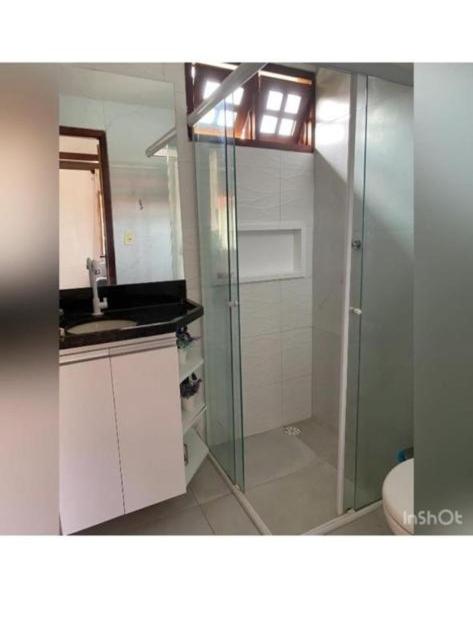 Linda casa duplex no condomínio Village Carneiros