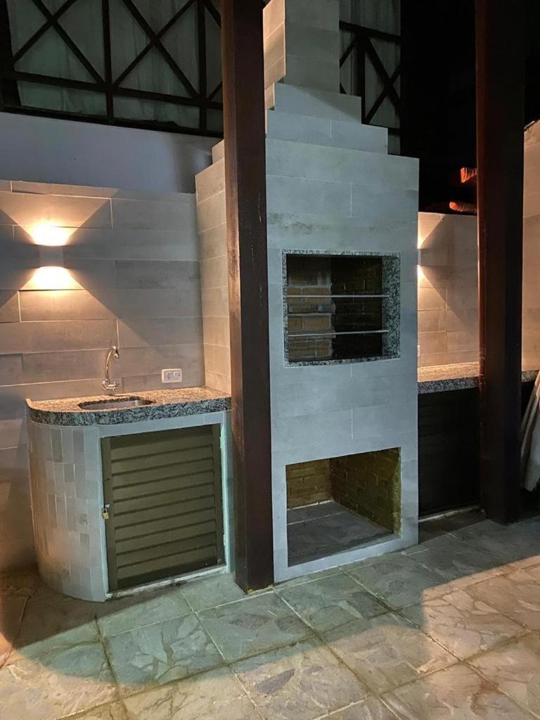 Linda casa duplex no condomínio Village Carneiros