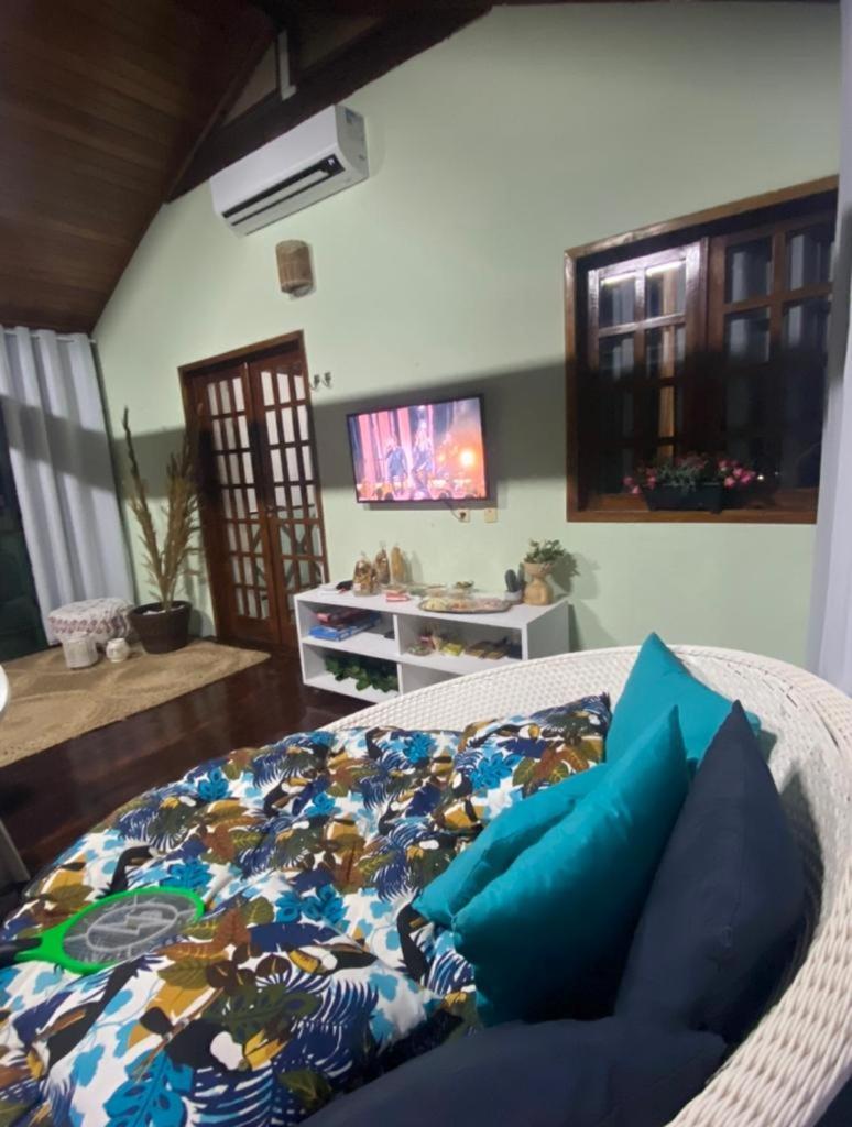 Linda casa duplex no condomínio Village Carneiros