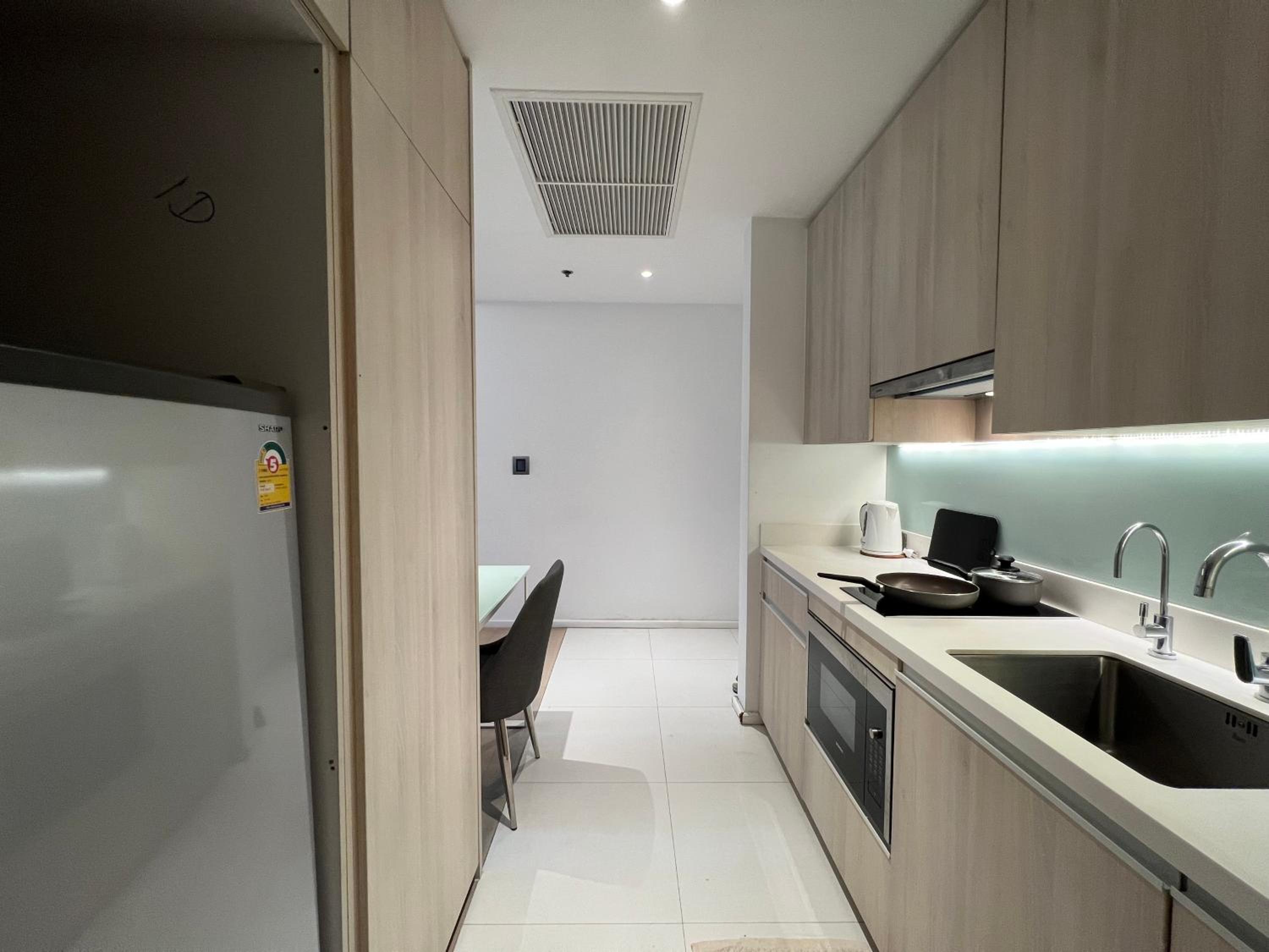 Circle Sukhumvit 11#Luxury#Pool#Gym#BTS Nana&MRT Sukhumvit#1BR#Max2ppl