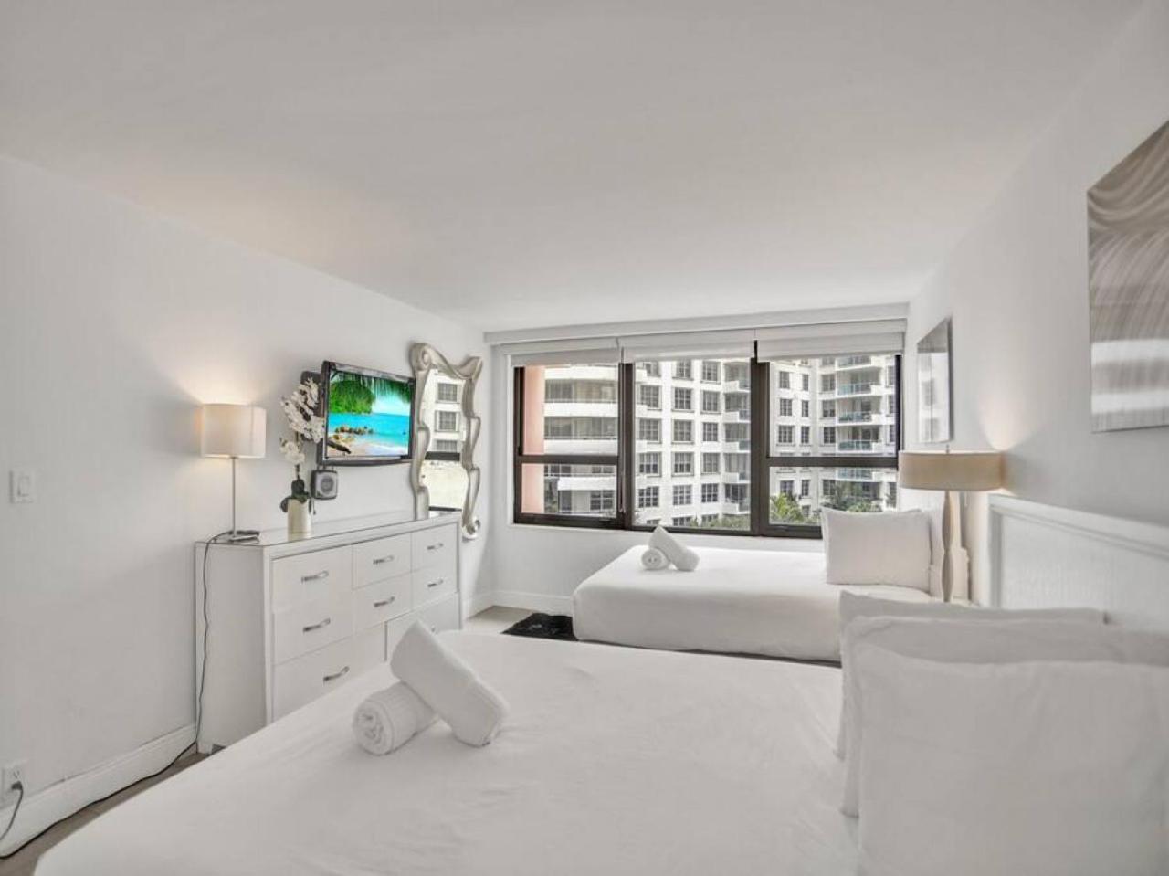 Spacious Ocean View Condo Beach Service 509 view 5
