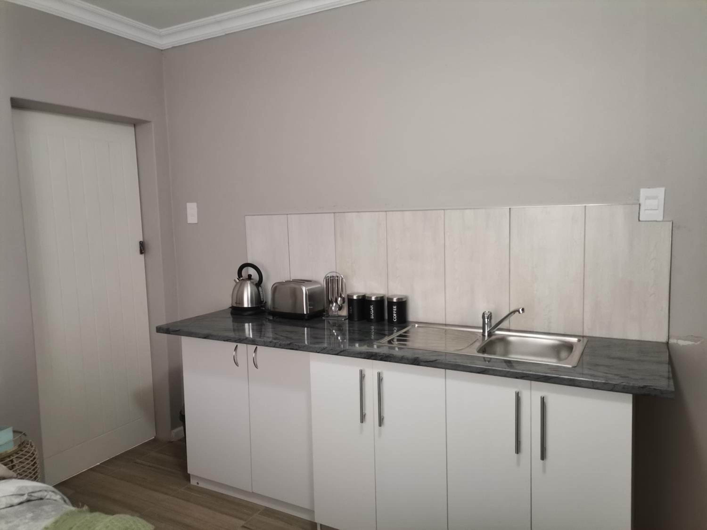 Izibusiso Guest room