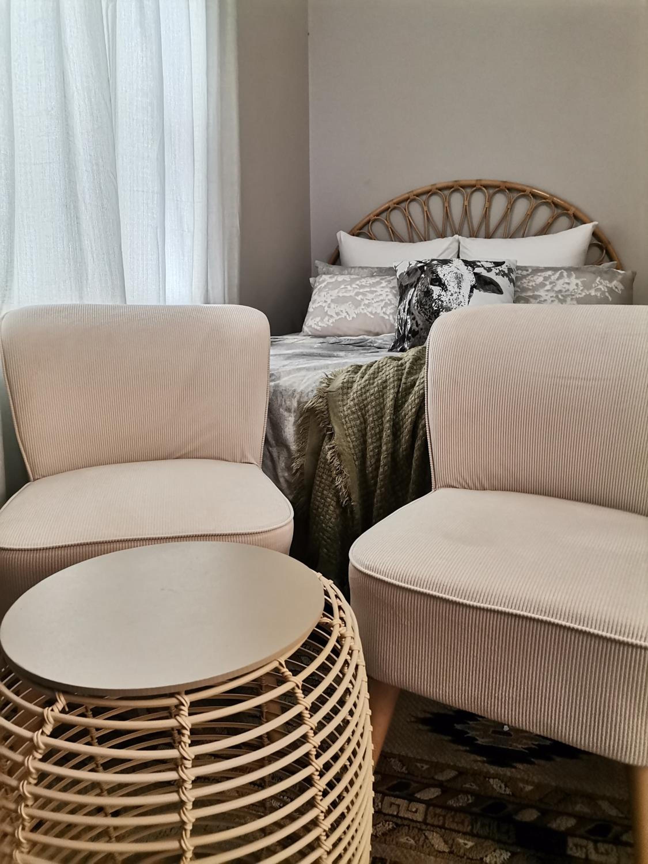 Izibusiso Guest room