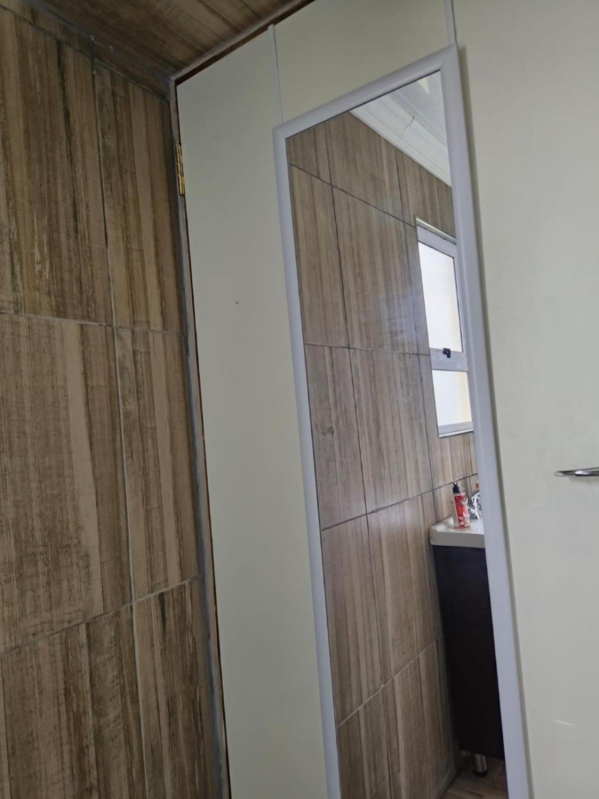 Izibusiso Guest room