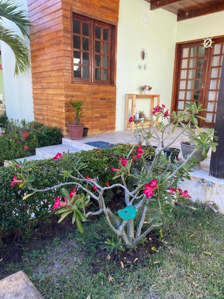 Linda casa duplex no condomínio Village Carneiros
