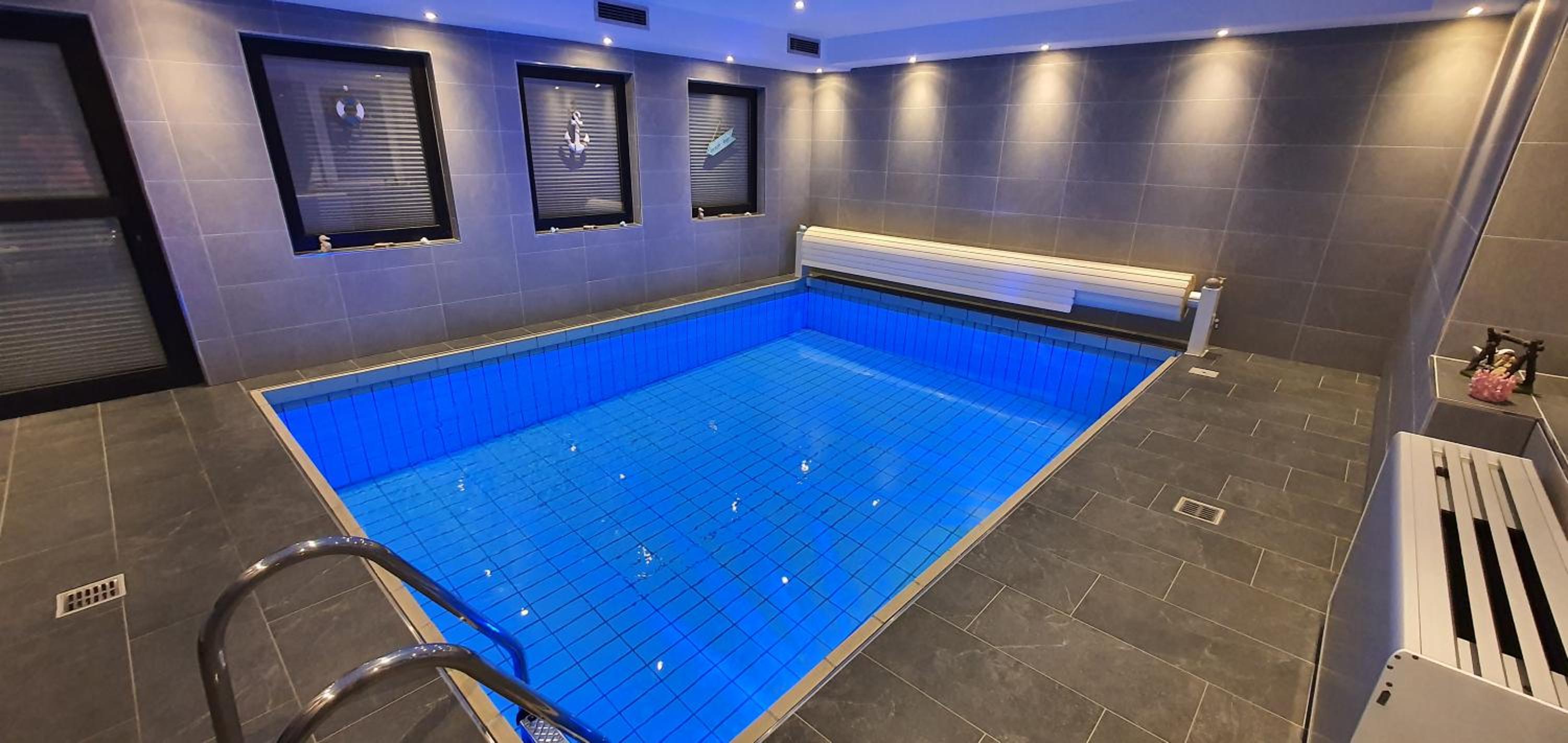 Neuss Vacations - Neusse Ferienwohnung mit Schwimmbad - Property Image 1