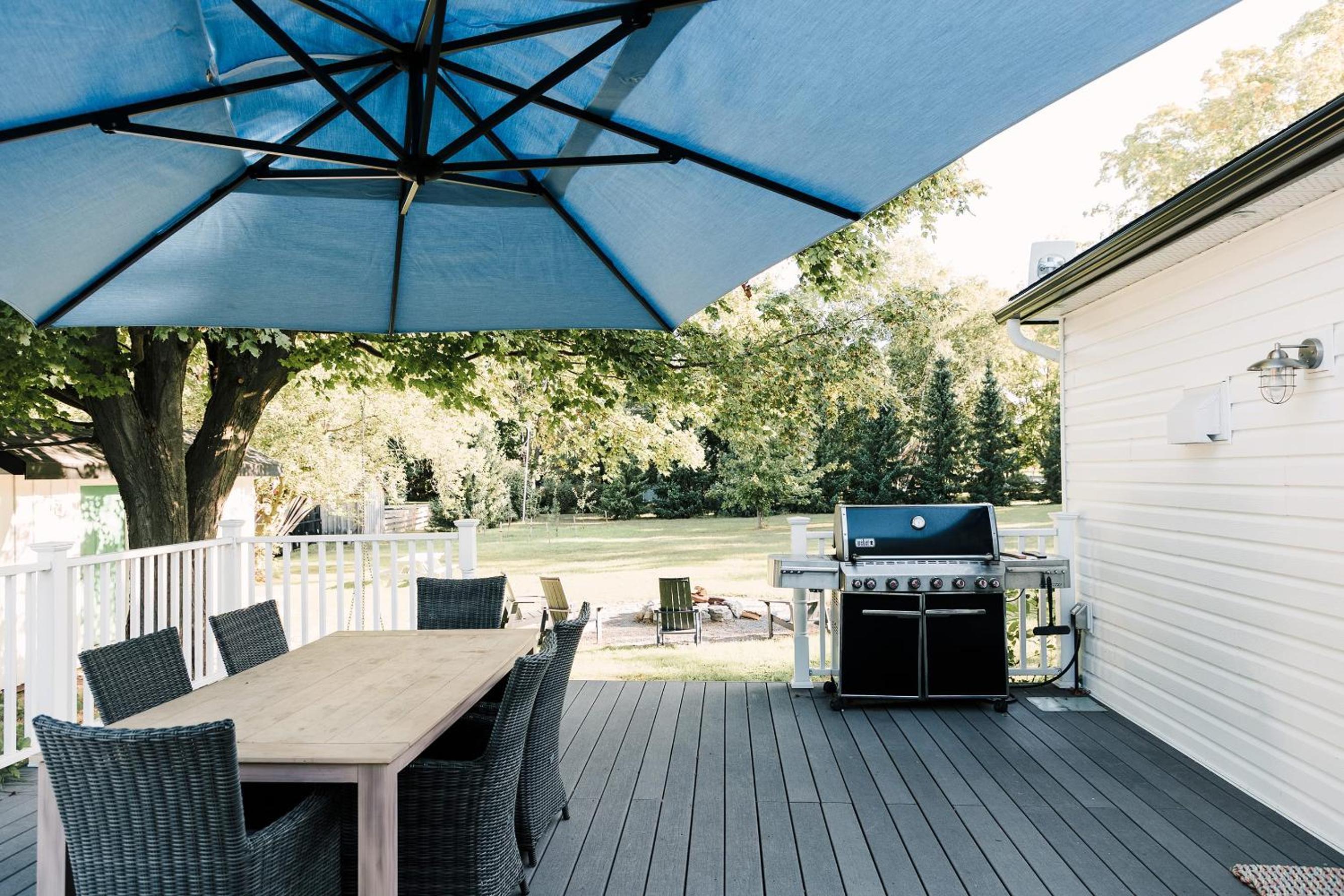 The Beachside Burrow - Next to Sandbanks w Hot Tub ST-2022-0035