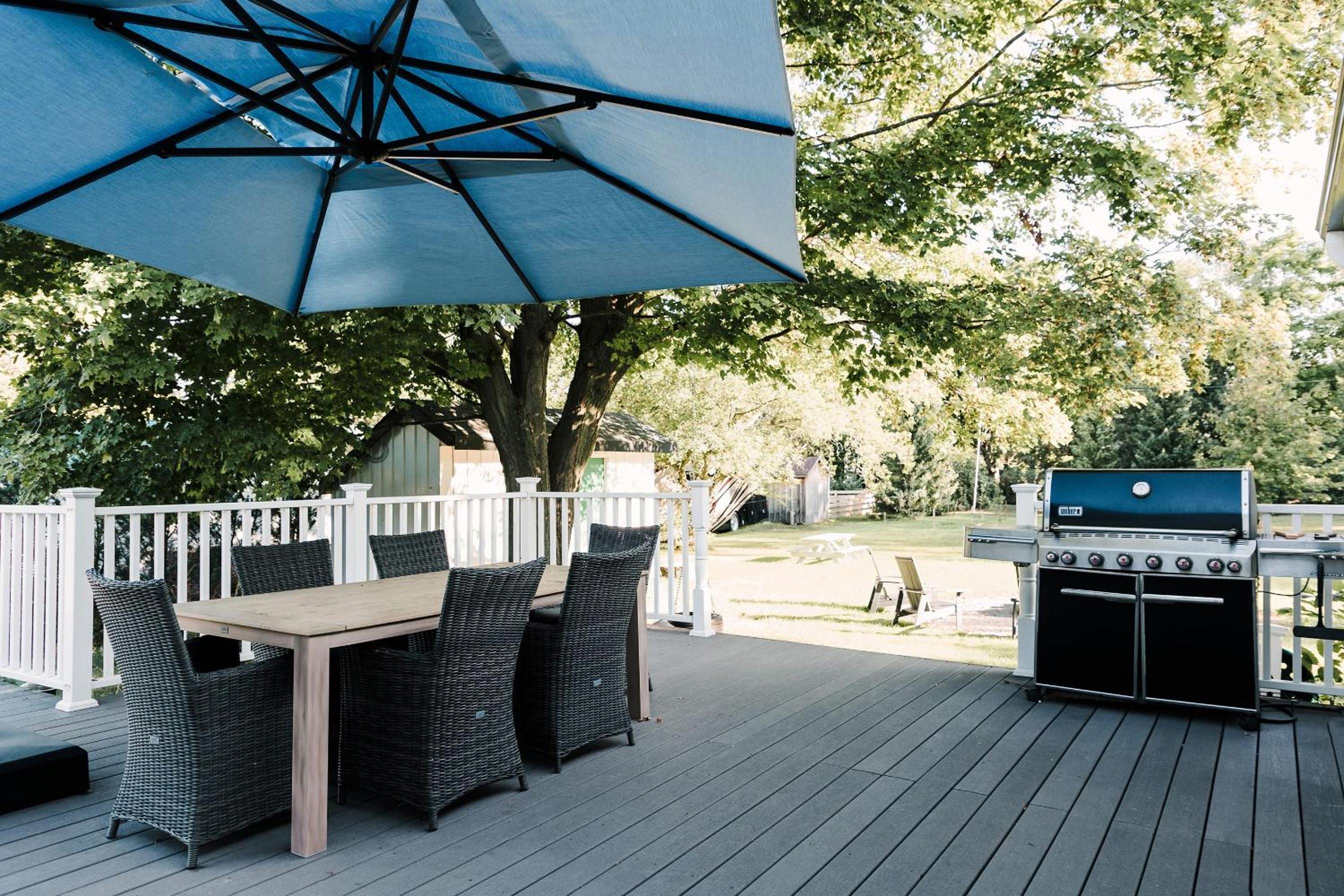The Beachside Burrow - Next to Sandbanks w Hot Tub ST-2022-0035
