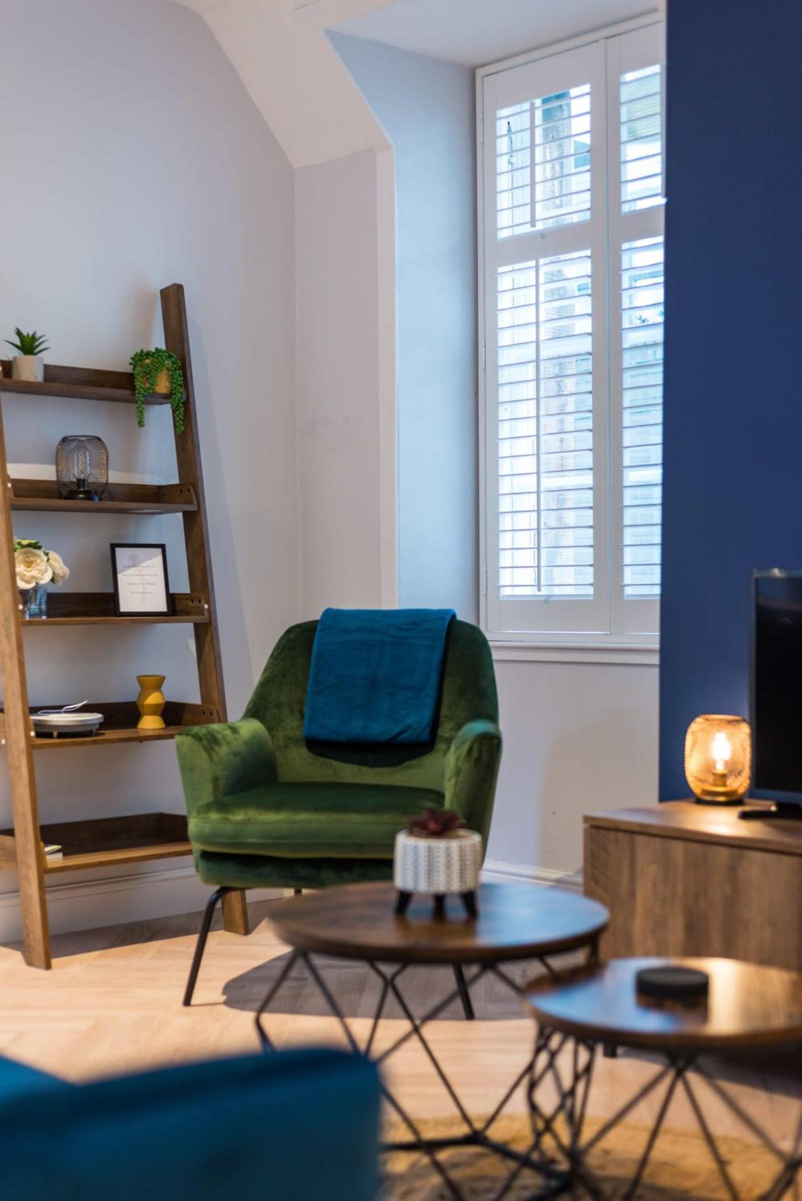 Quiet, central 2 bedroom Royal Mile gem view 5