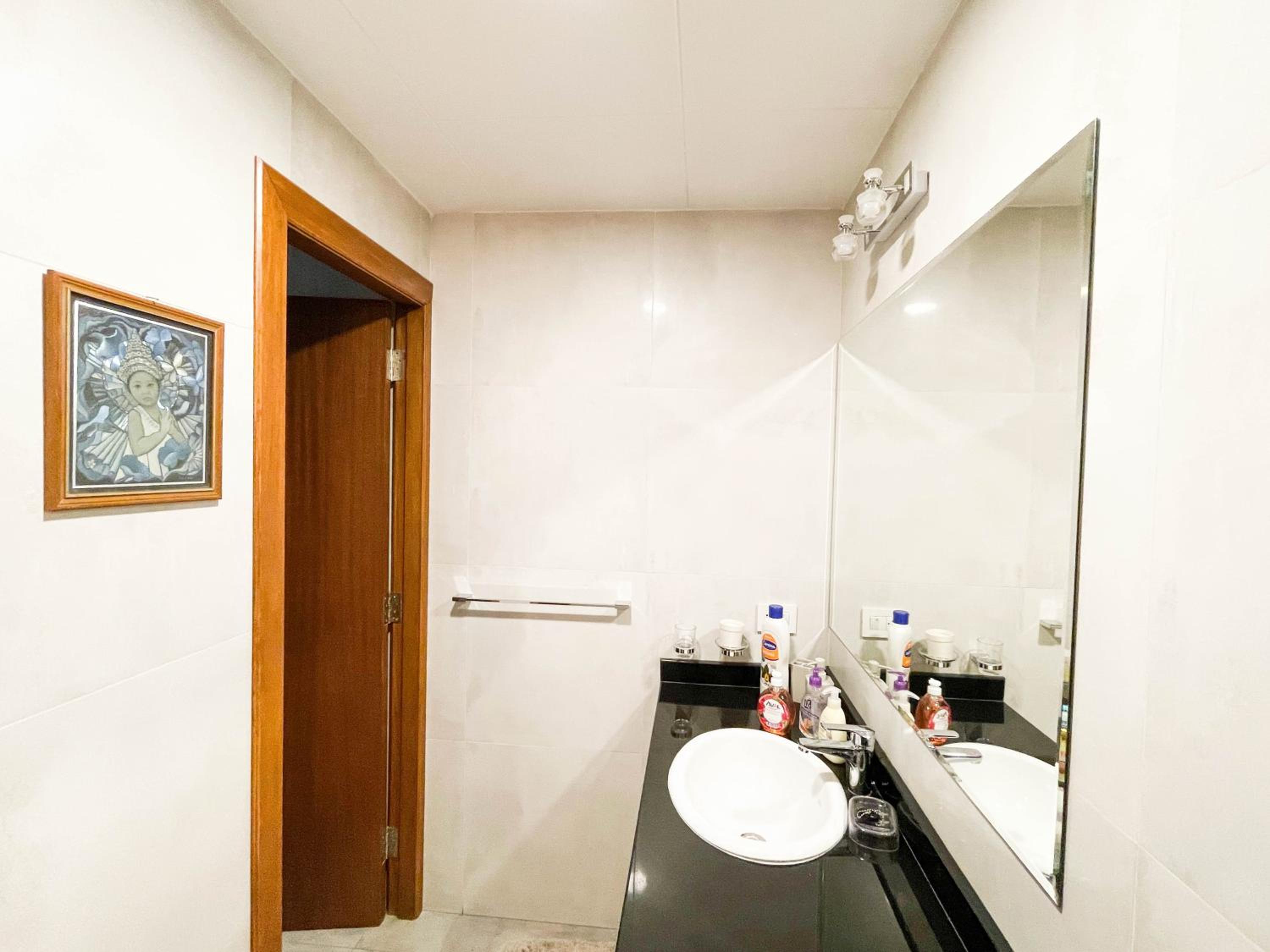 Beautiful & Spacious Apartment near Stadium