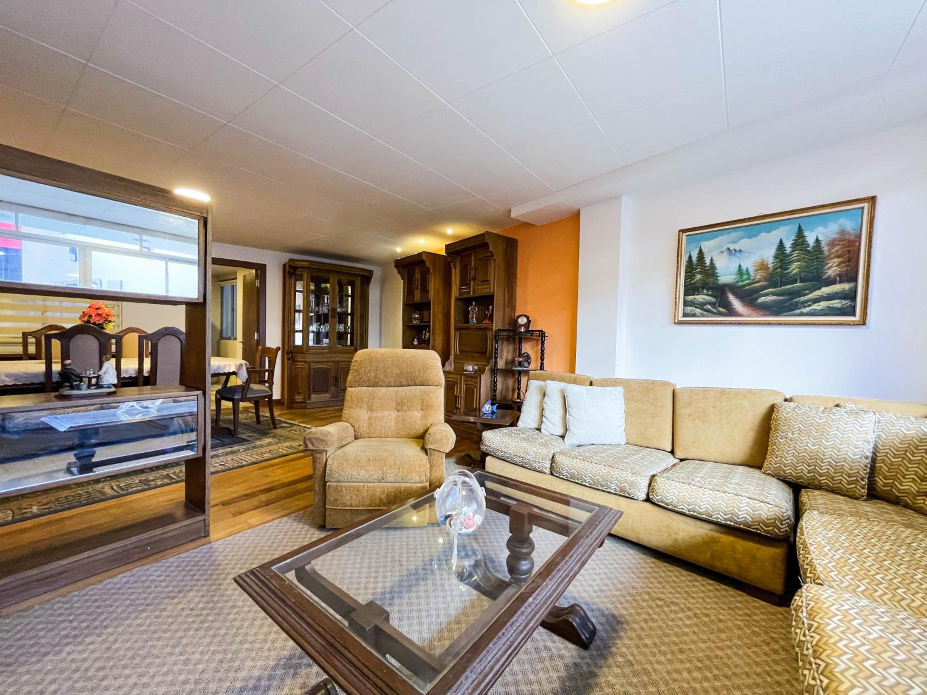 Beautiful & Spacious Apartment near Stadium