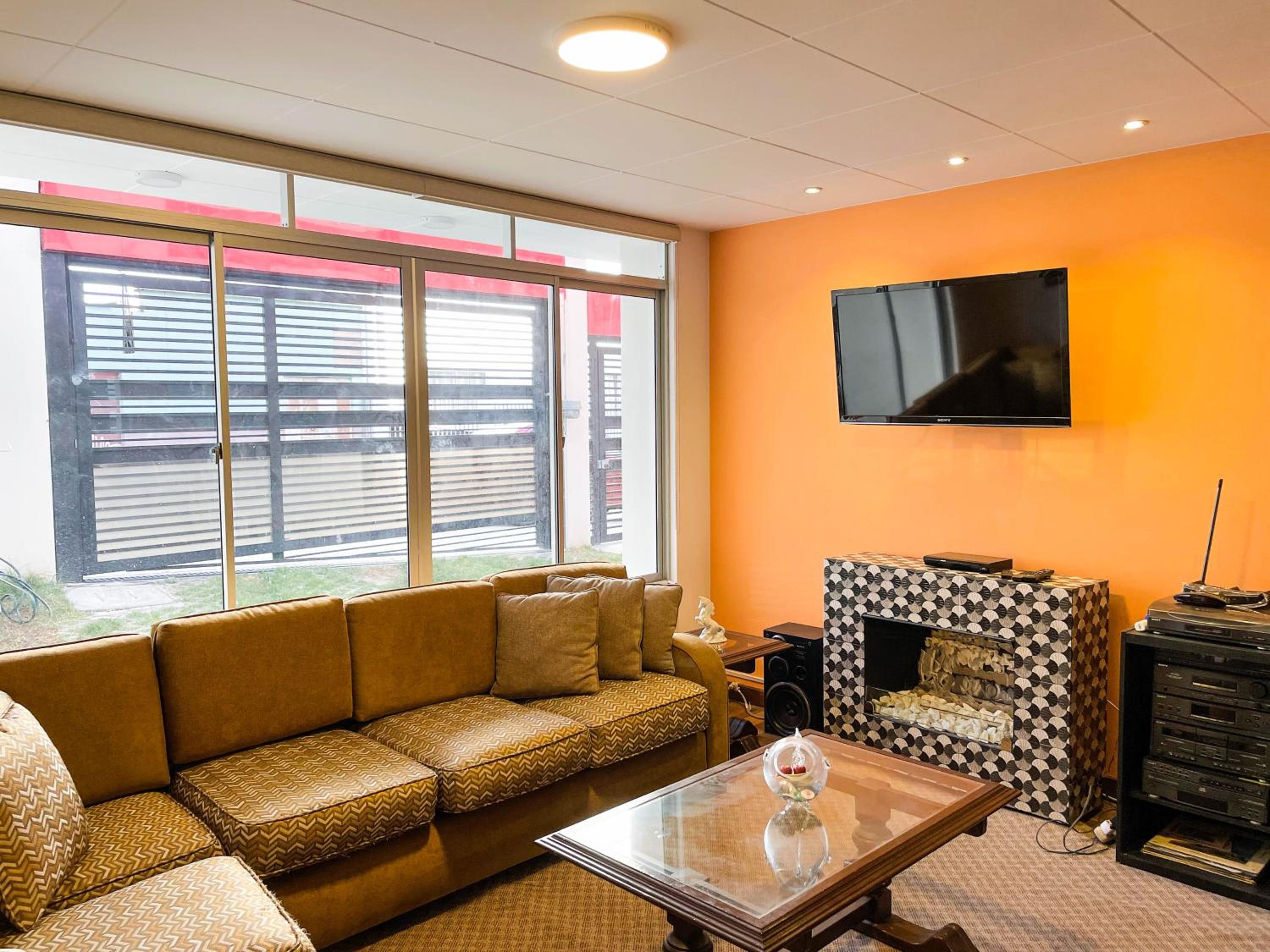 Beautiful & Spacious Apartment near Stadium