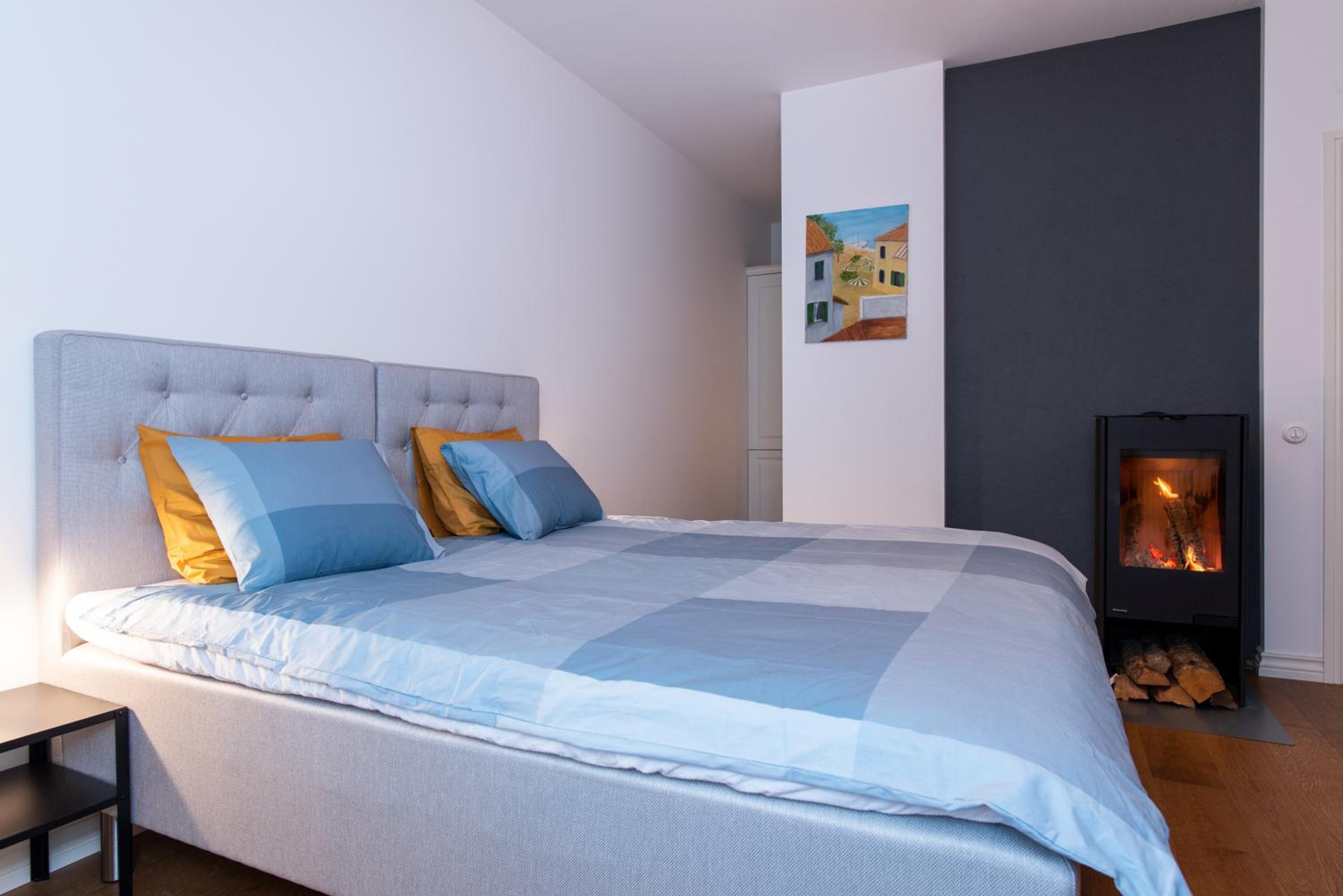 Hotel Cozy apt l Easy Self Check-In l near Everything! - Image 1