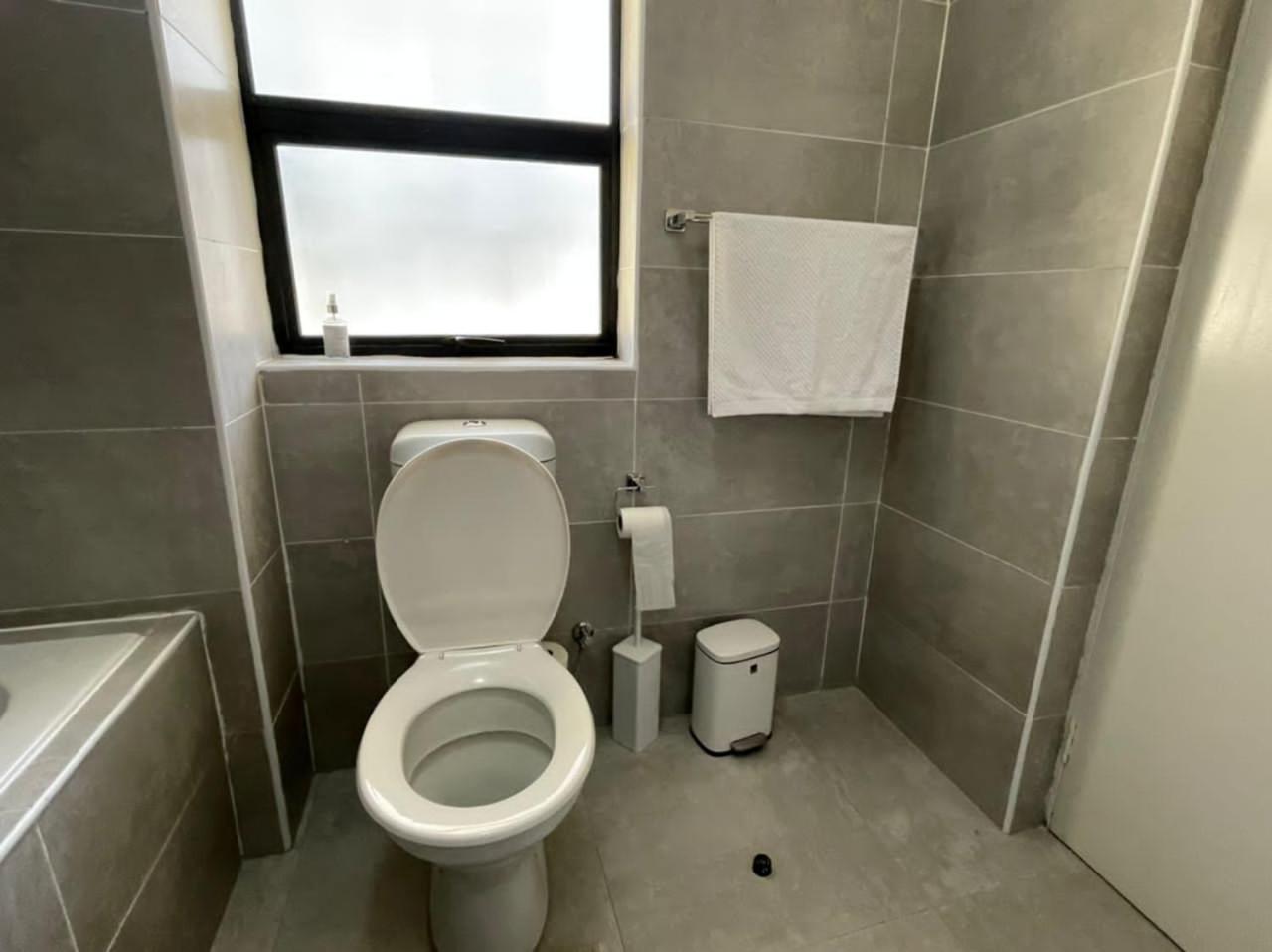 Studio Apartment_H103