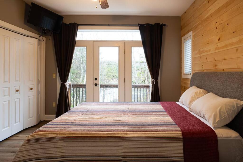 Best Kept Secret @ Deep Creek view 3