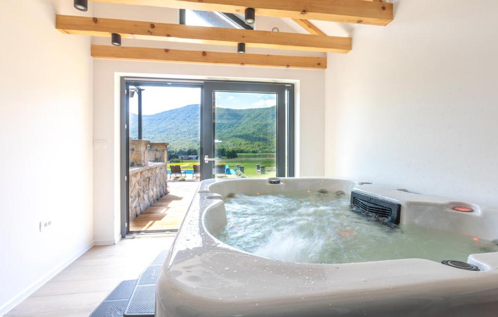 Liko Diko holiday home - peaceful wellness retreat in nature view 4