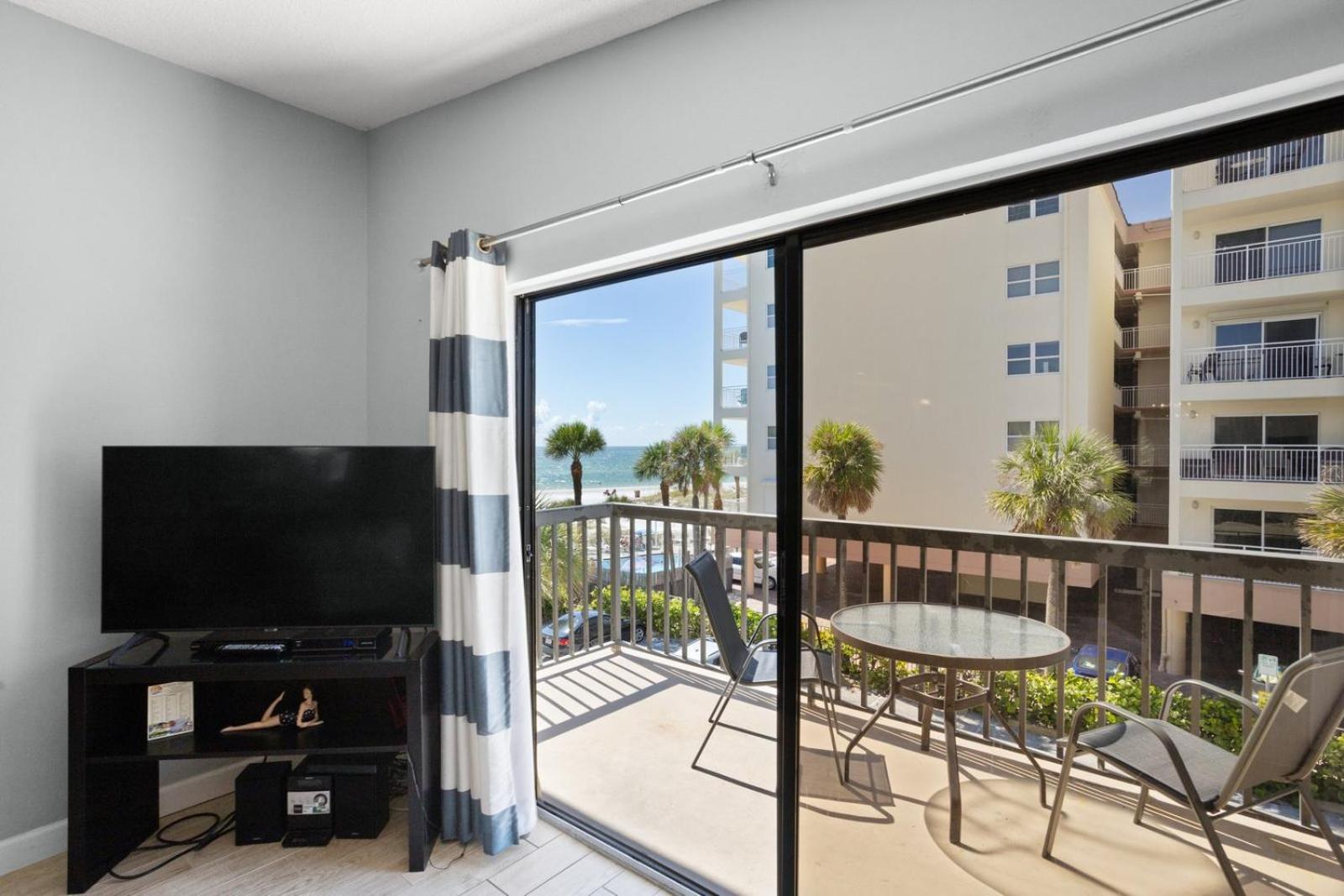 Beach View 1b 1b - Balcony - King - Surf Song #345