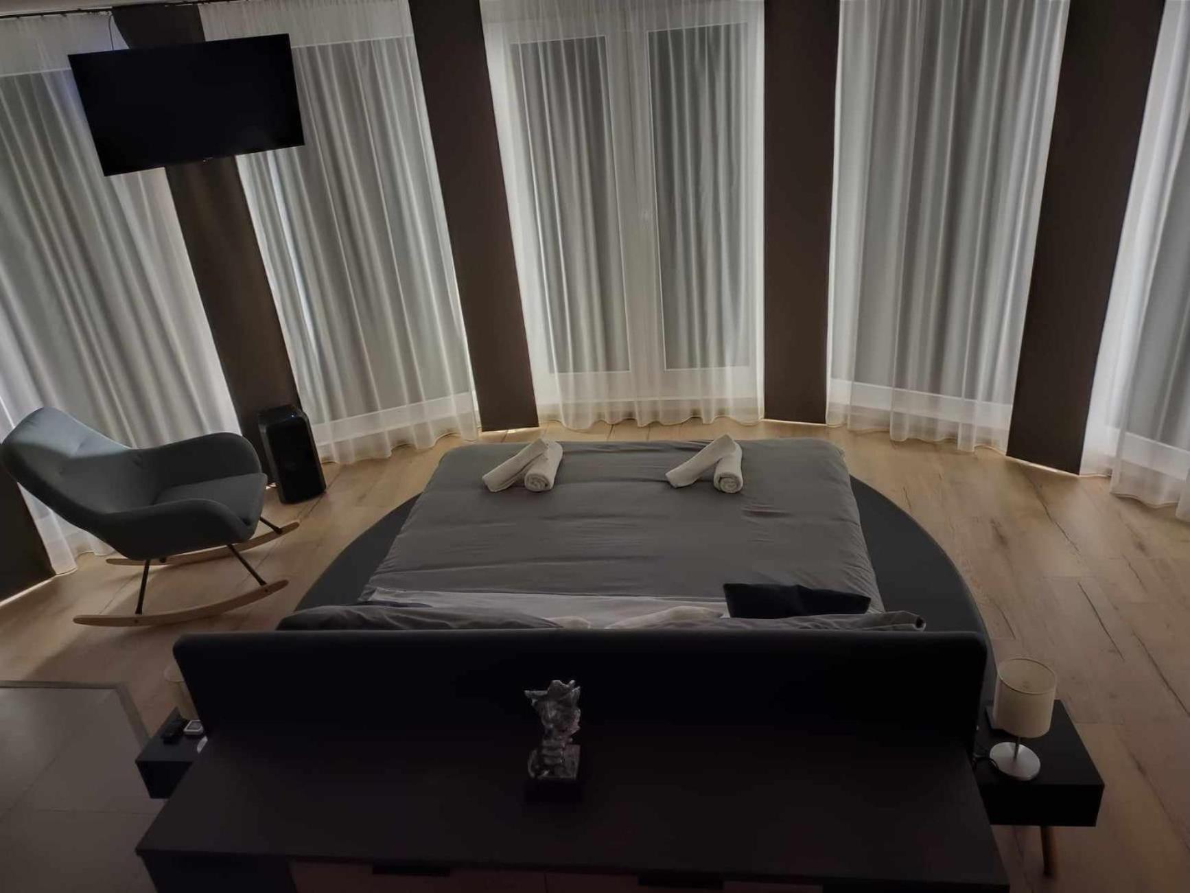 WEST Panorama Penthouse - apartment with a fantastic view of the city, photo 51