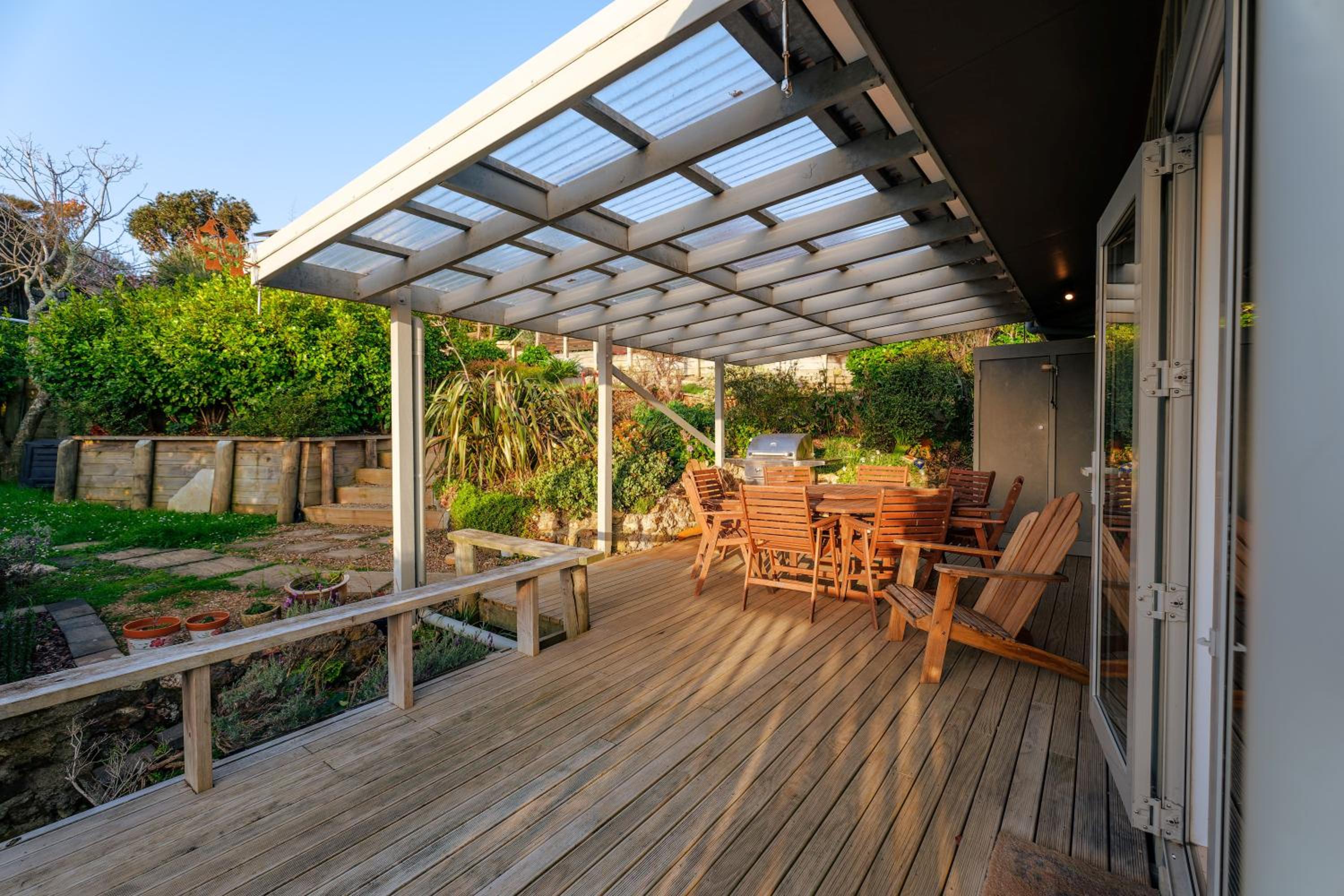 Omiha Oasis with seaviews and spa pool