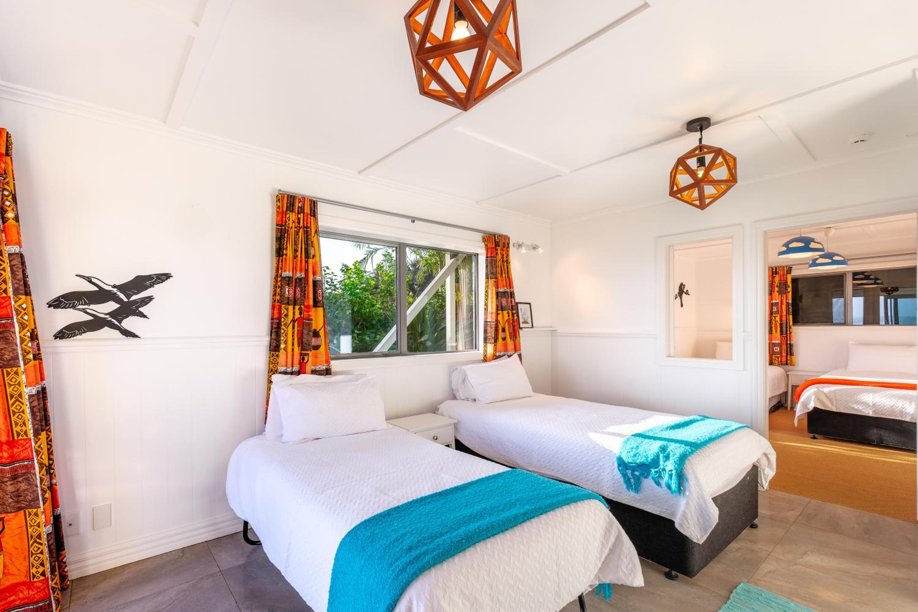 Omiha Oasis with seaviews and spa pool