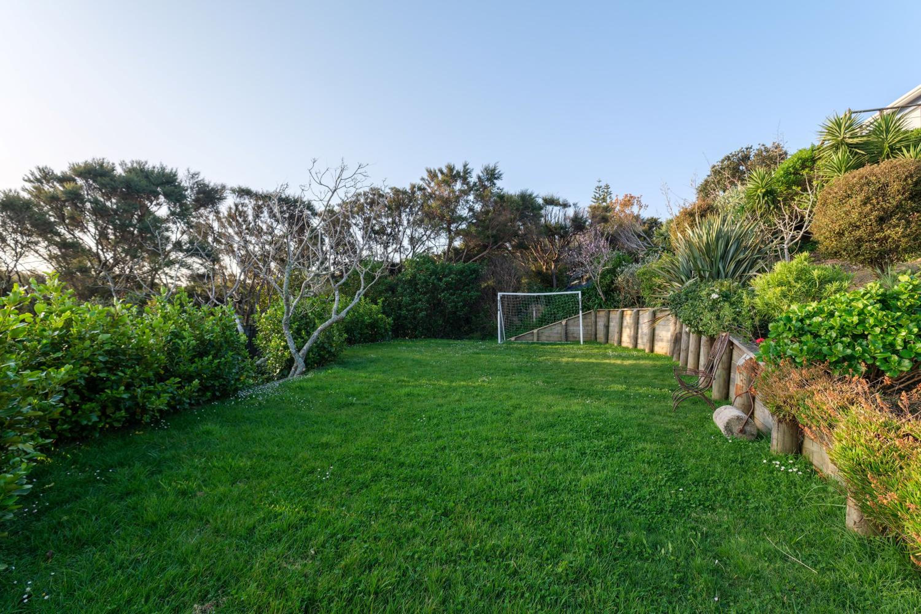 Omiha Oasis with seaviews and spa pool