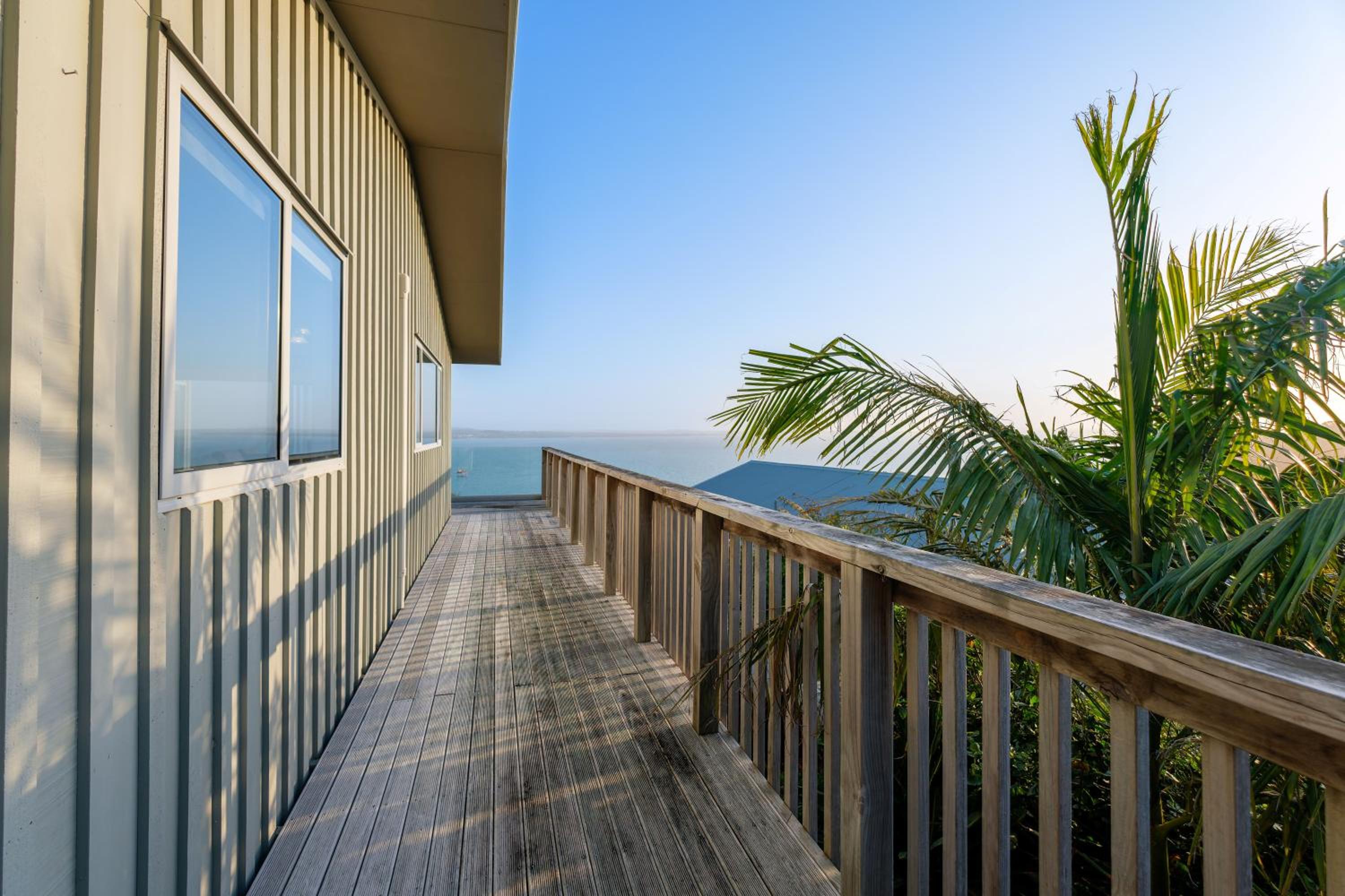 Omiha Oasis with seaviews and spa pool