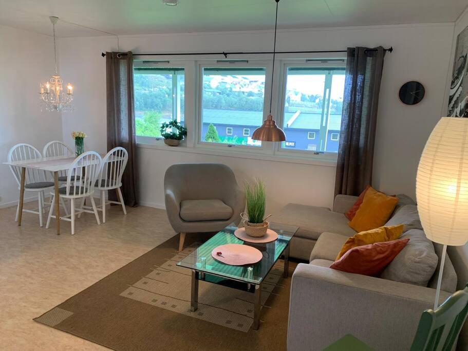 Apartment with two bedrooms, close to the airport, great view view 4