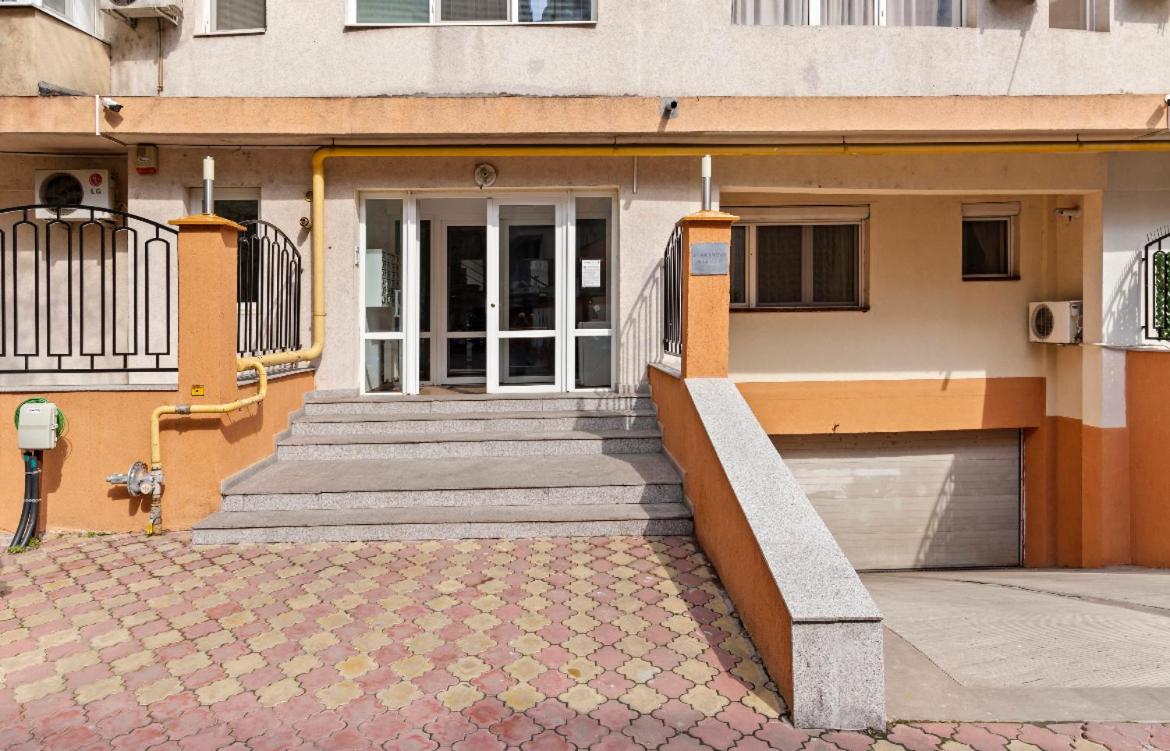 Spacious Central 3 Rooms