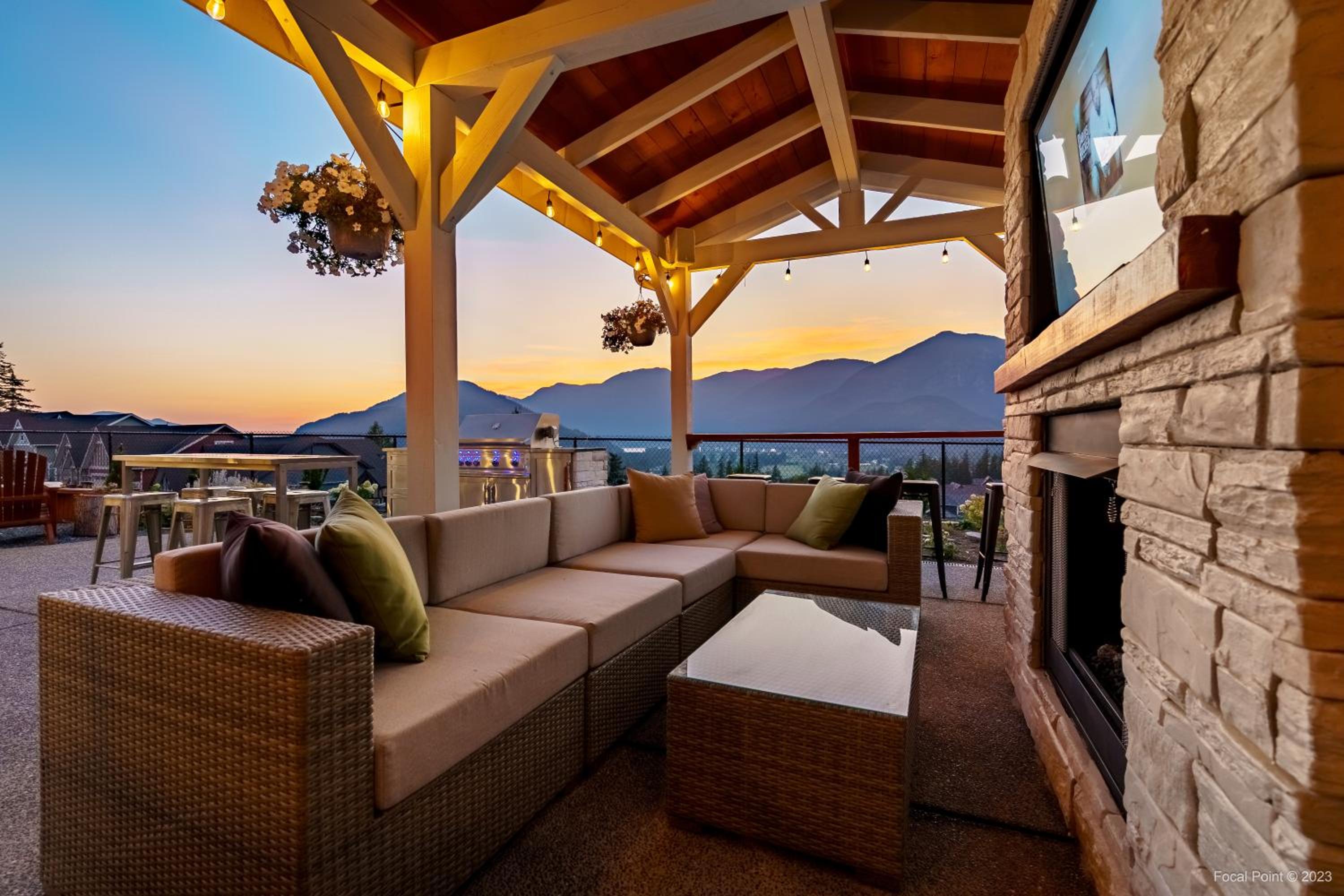 Mountain View Spa Retreat view 5
