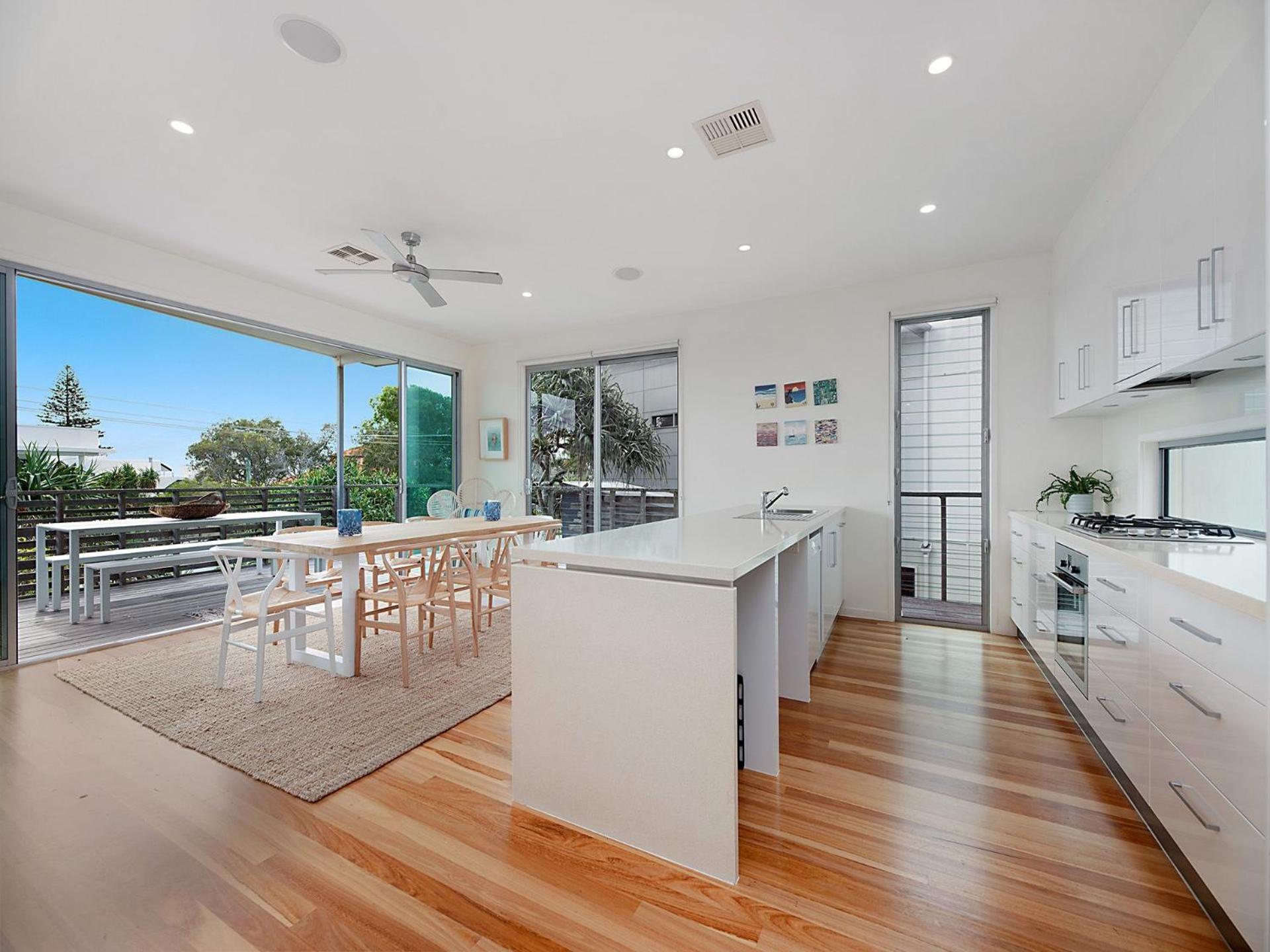 4 Mackay Street Dicky Beach
