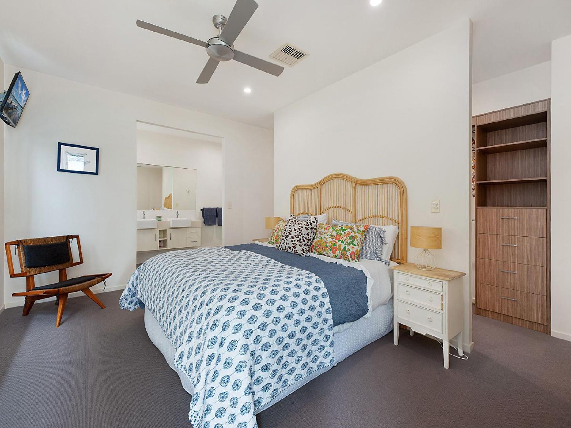 4 Mackay Street Dicky Beach