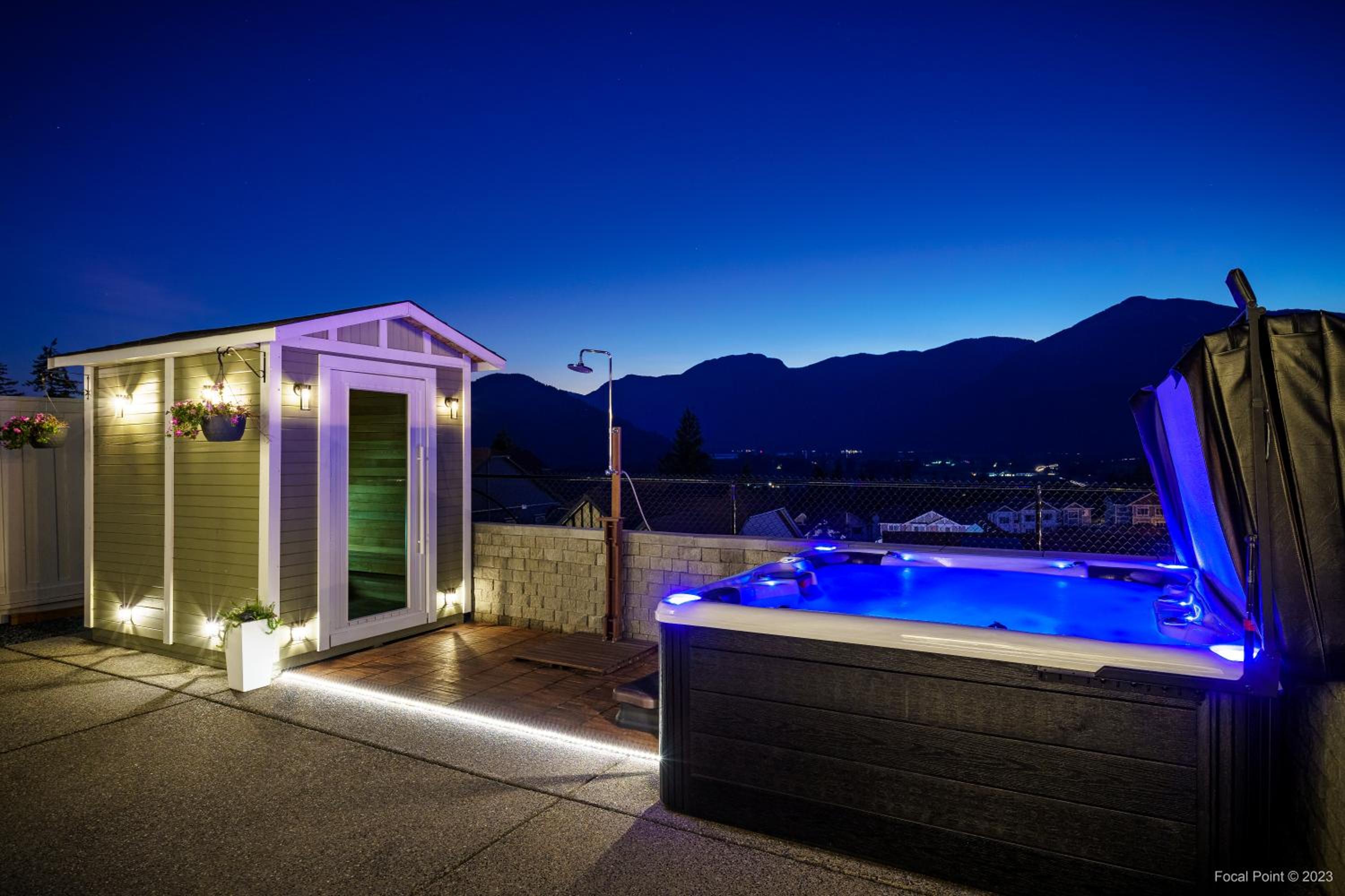 Mountain View Spa Retreat view 2