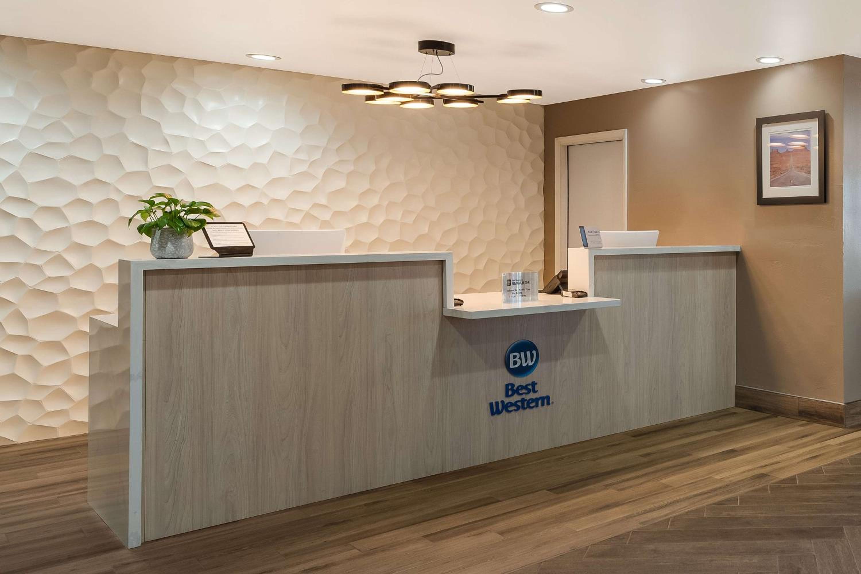 Flagstaff Vacations - Best Western Bellemont Shadow Mountain Inn - Property Image 8