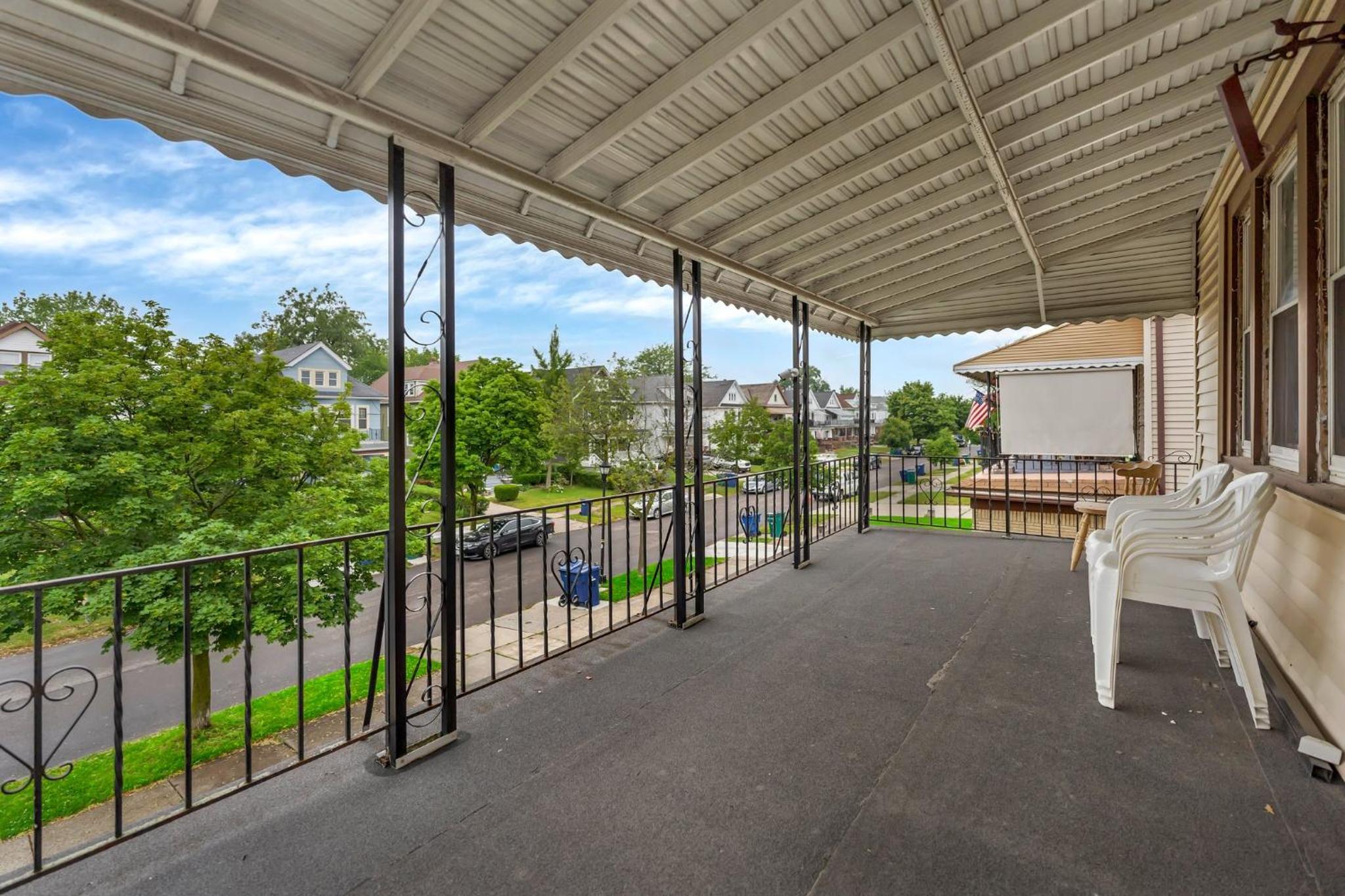Renovated Main Floor Large 3 Bed House view 4