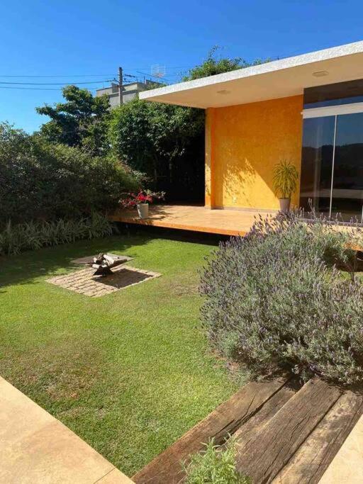 Casa excelente e ampla na represa de Piracaia